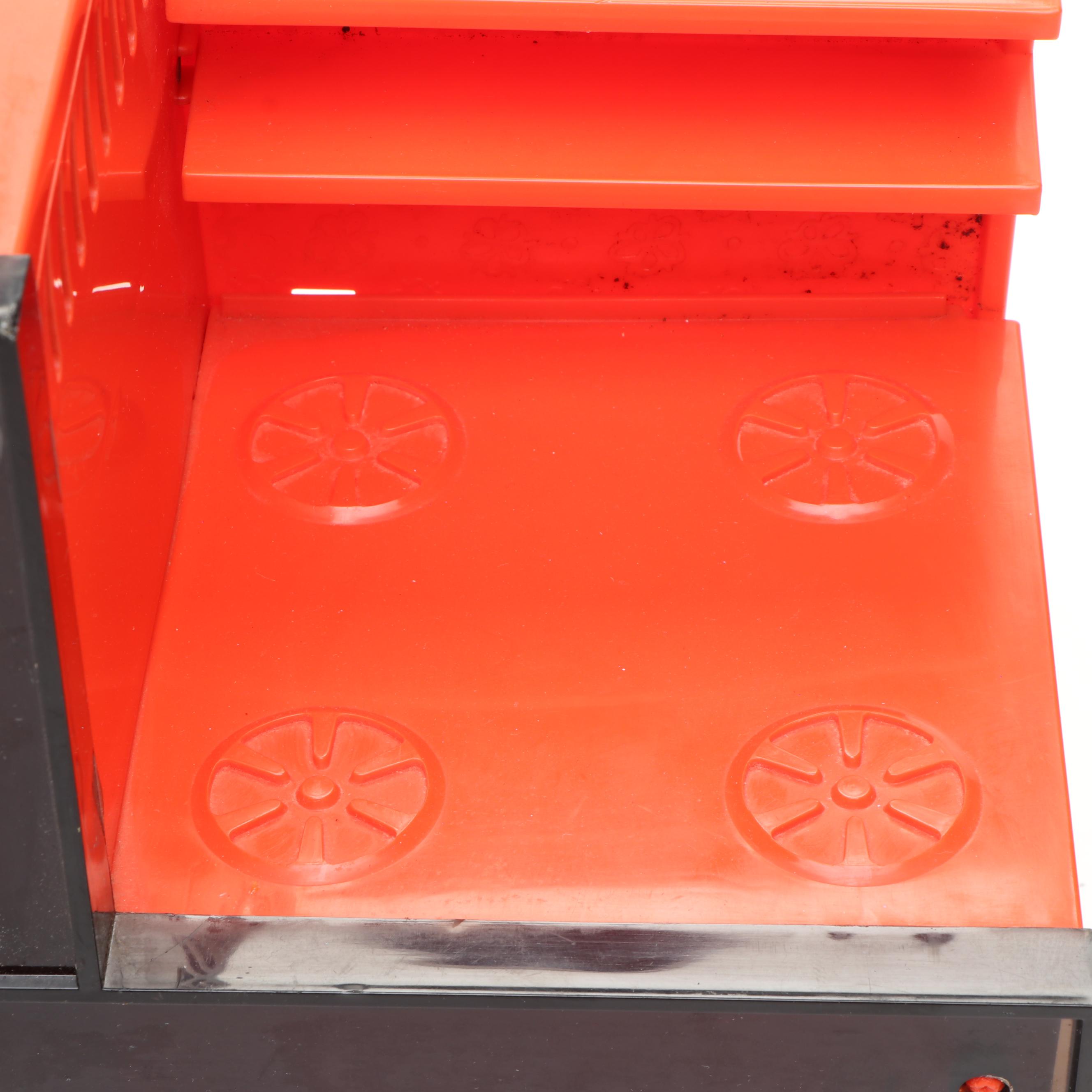 Kenner Poppy Red Betty Crocker Easy-Bake Oven, 1970s