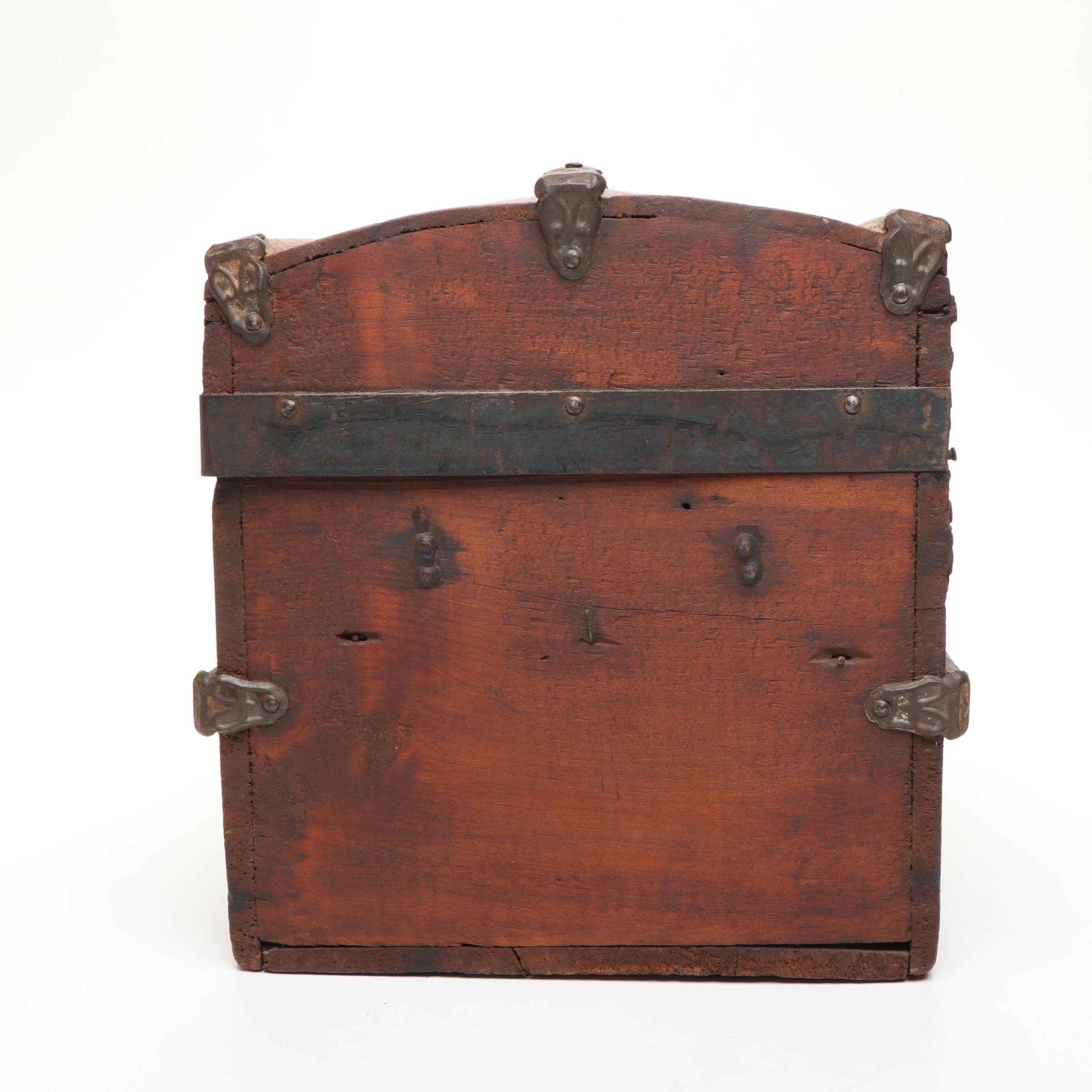 Wooden Dome-Top Desktop Chest