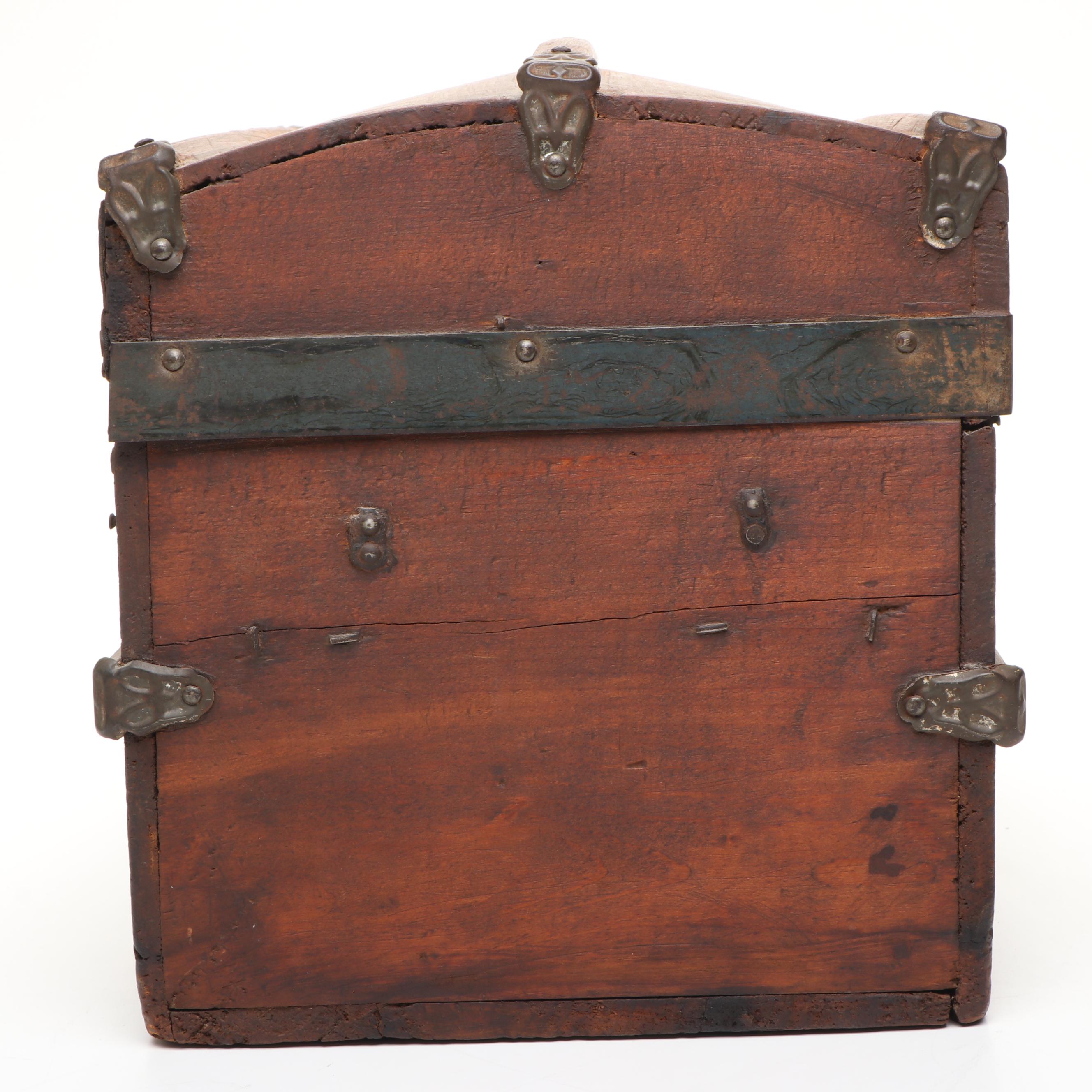 Wooden Dome-Top Desktop Chest