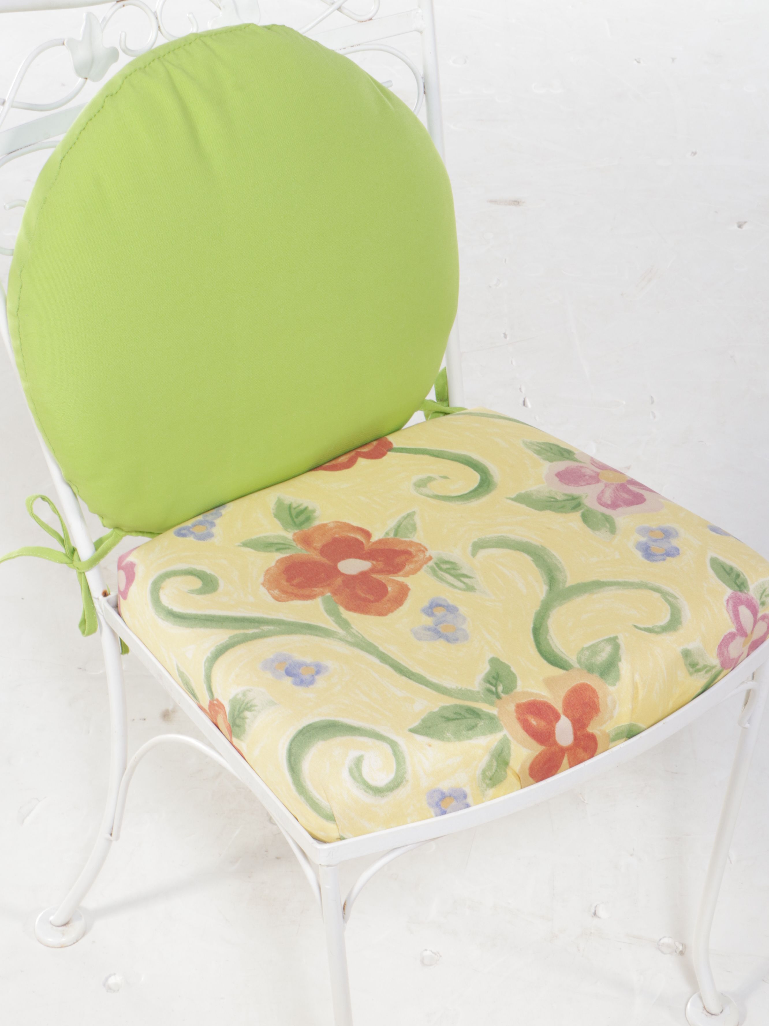 White Painted Wrought Iron Patio Dining Set Plow & Hearth Cushions