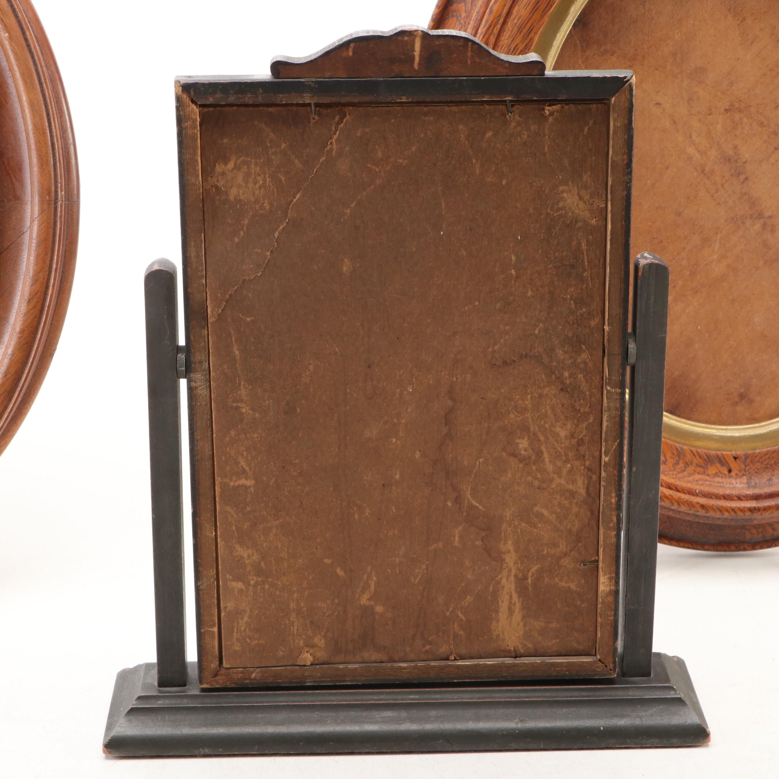 Victorian with Art Deco Style and Other Frames