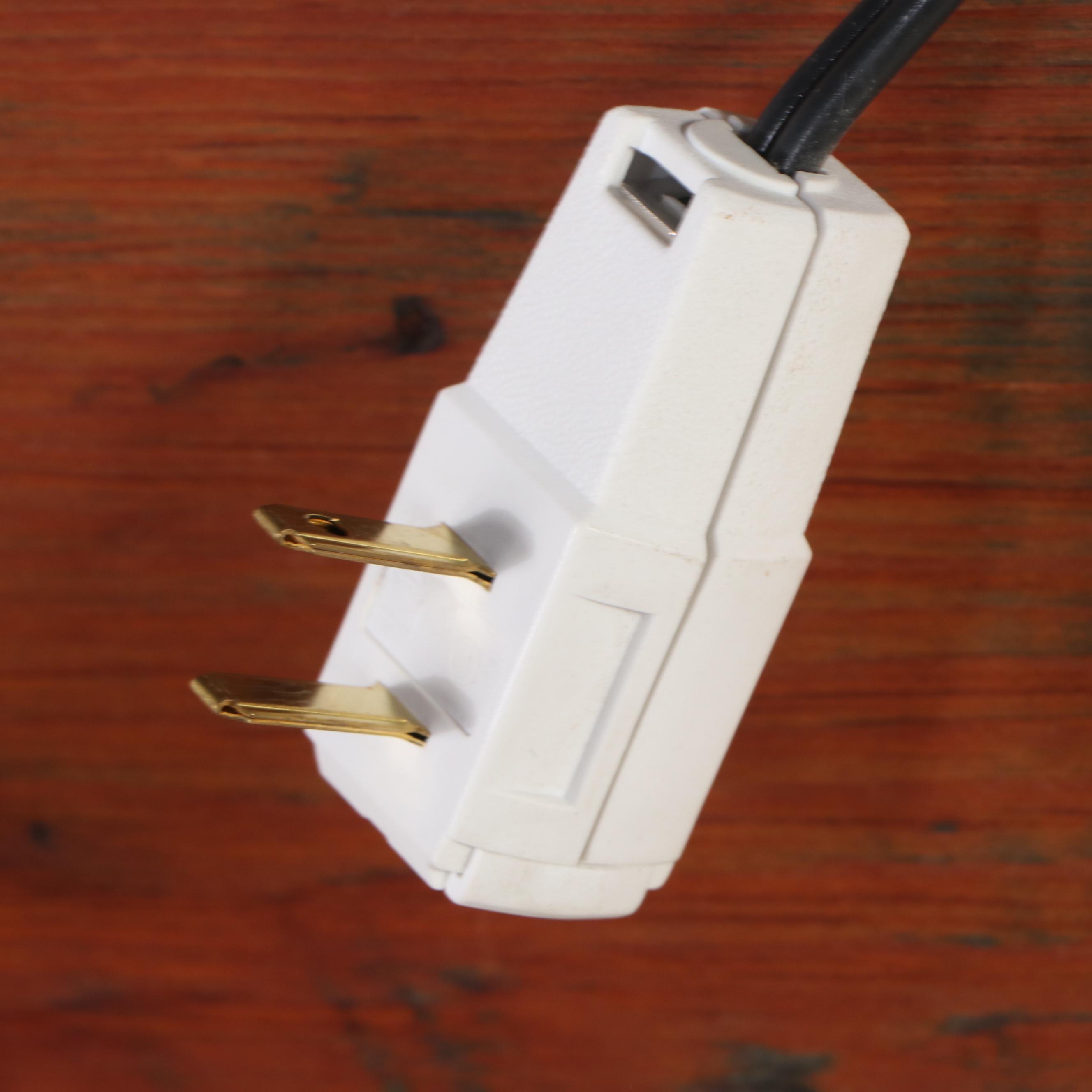 Handmade New Hampshire Pine Dry Sink, circa 1850, with Pair of Banquet Lamps