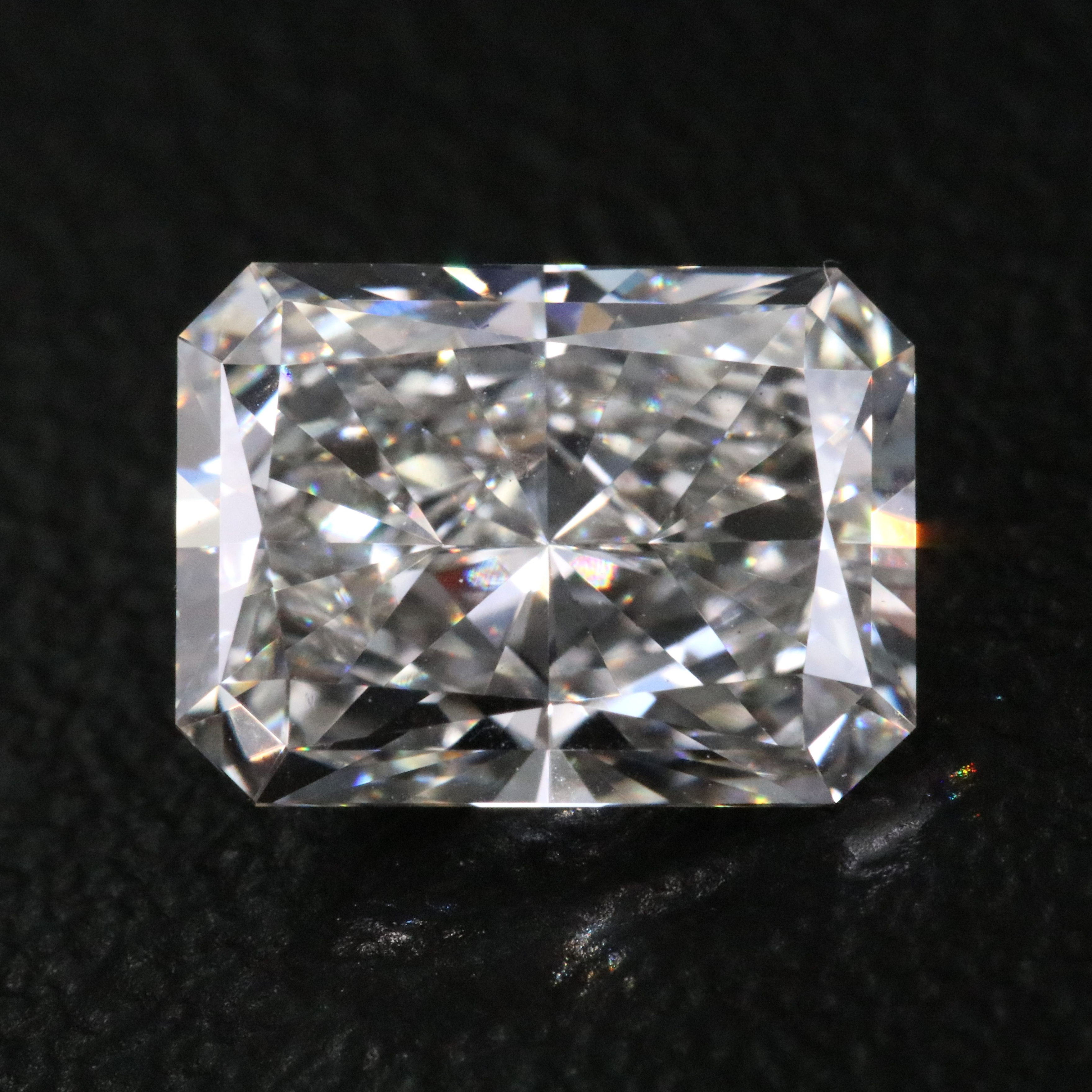 Loose 1.95 CT Lab Grown Diamond with IGI Report