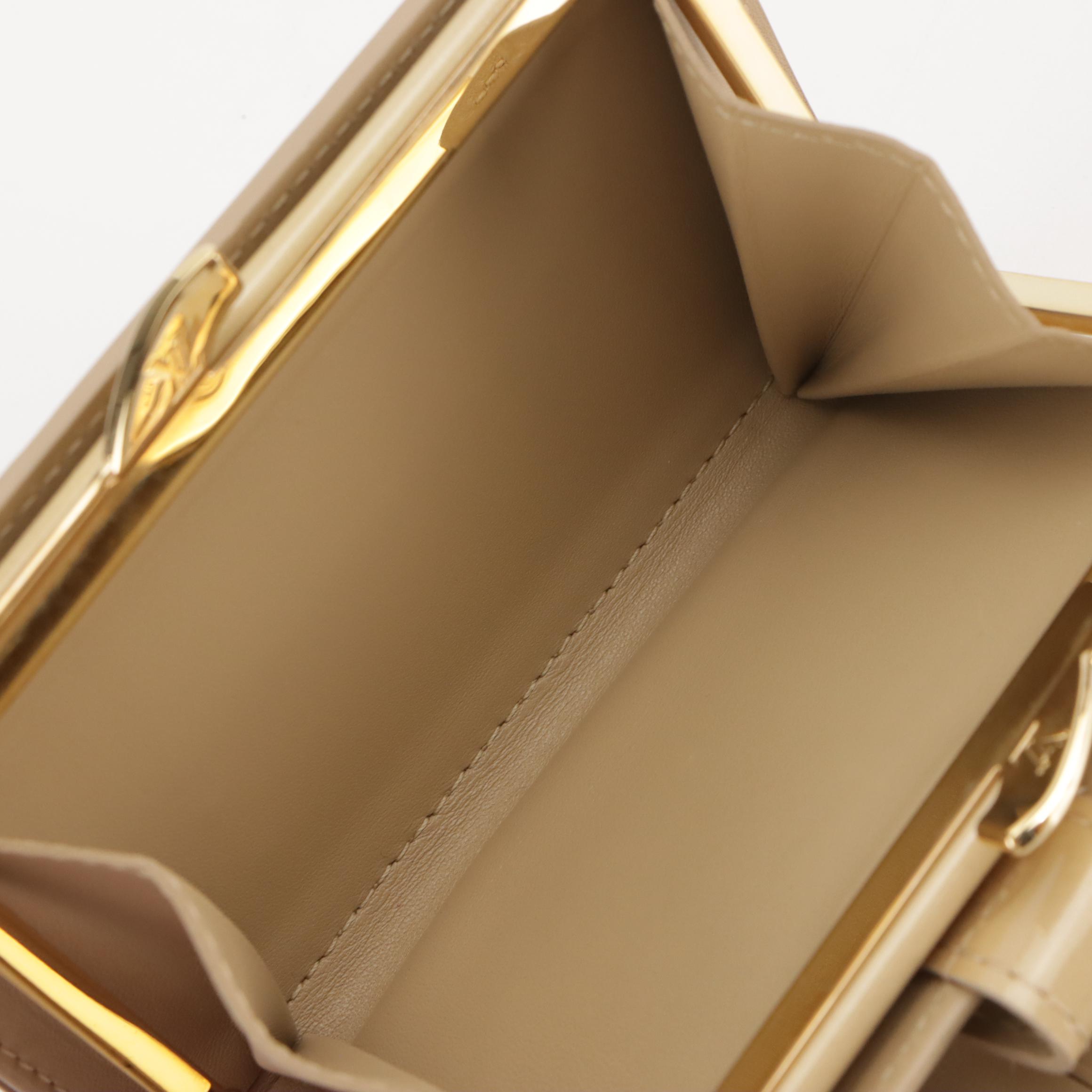 Louis Vuitton Porte-Monnaie Billets Viennois in Beige Monogram Vernis Leather