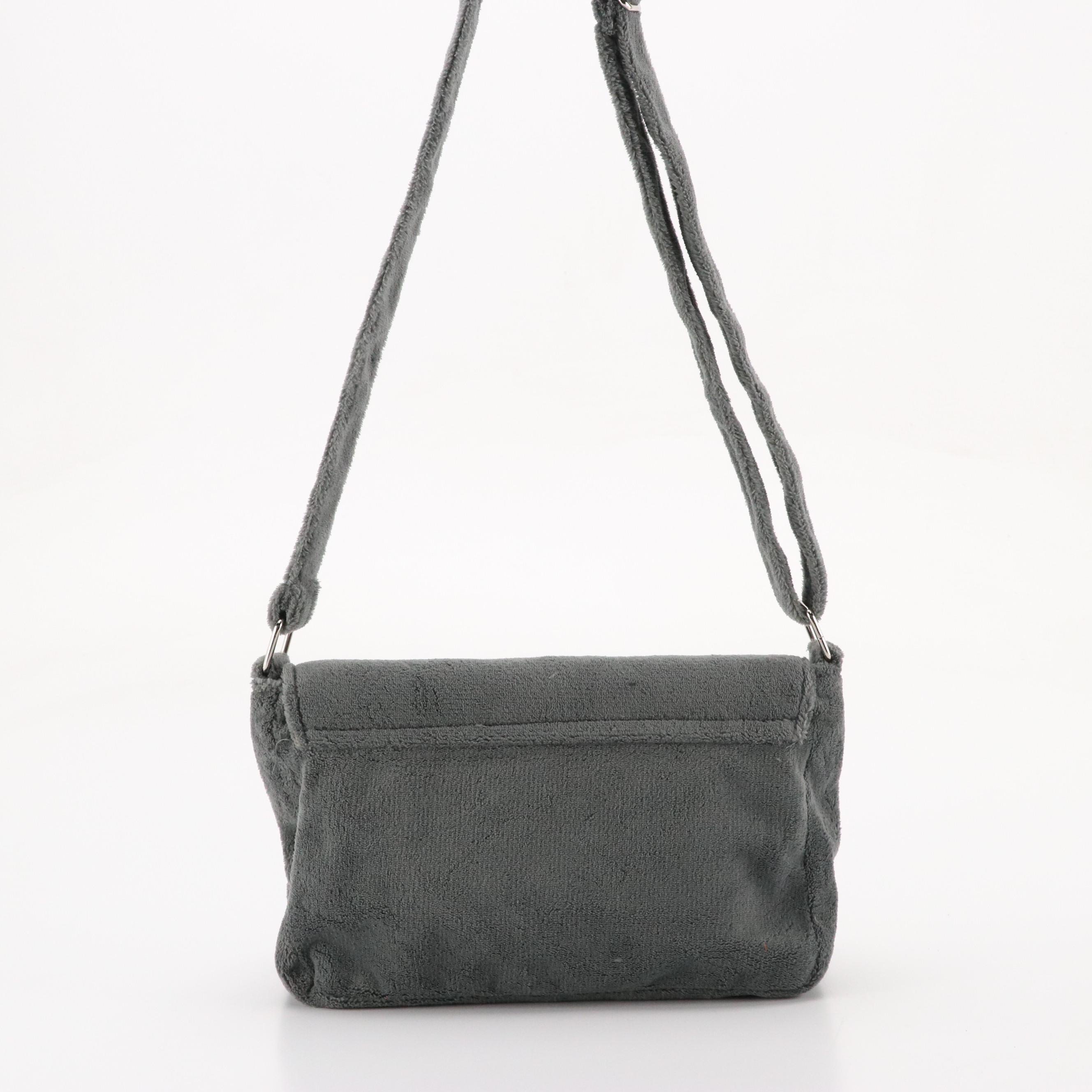 Chanel Makeup Précision Promotional CC Front Flap Crossbody Bag in Fuzzy Gray