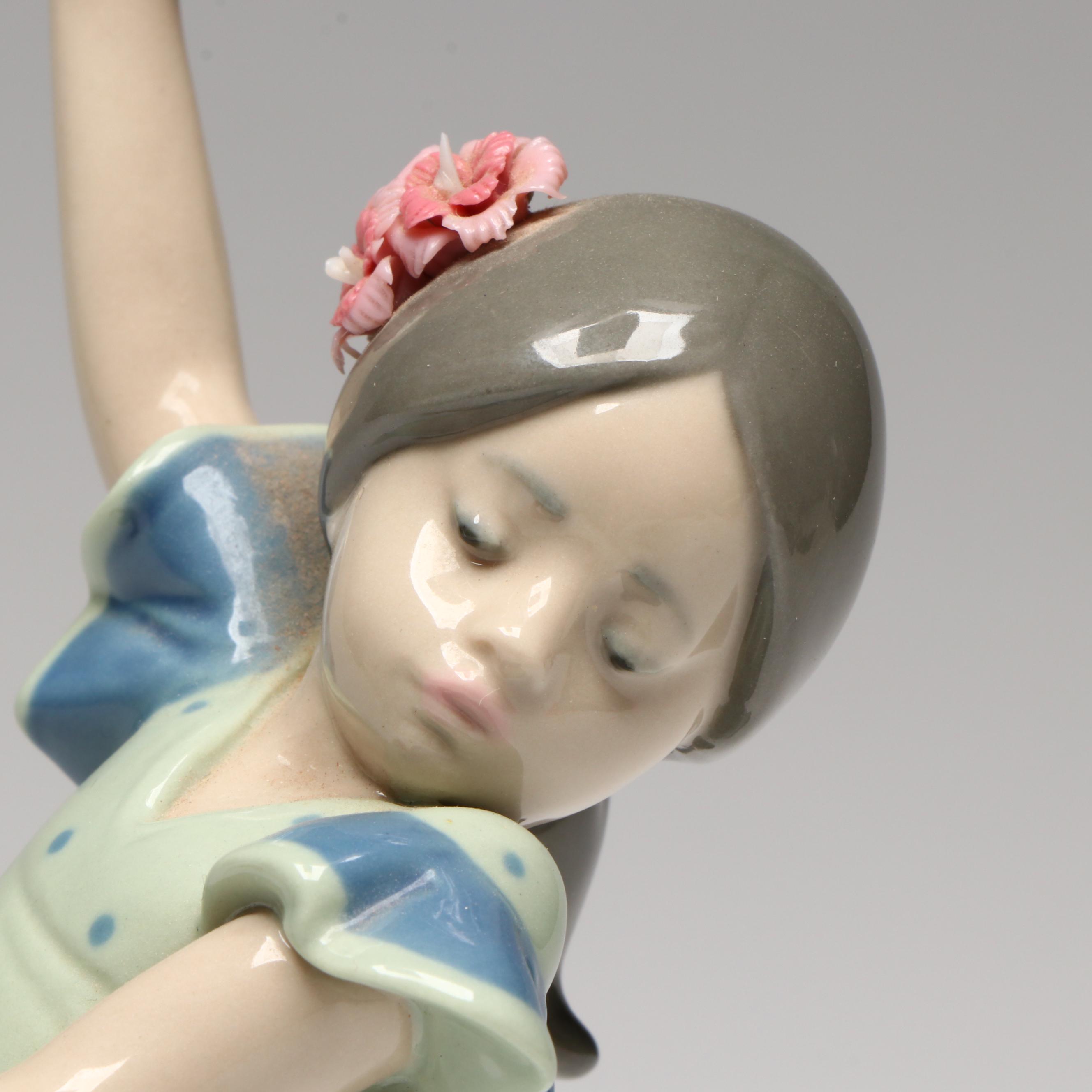 Lladró "Lolita" Porcelain Figurine Designed by Juan Huerta, Late 20th Century