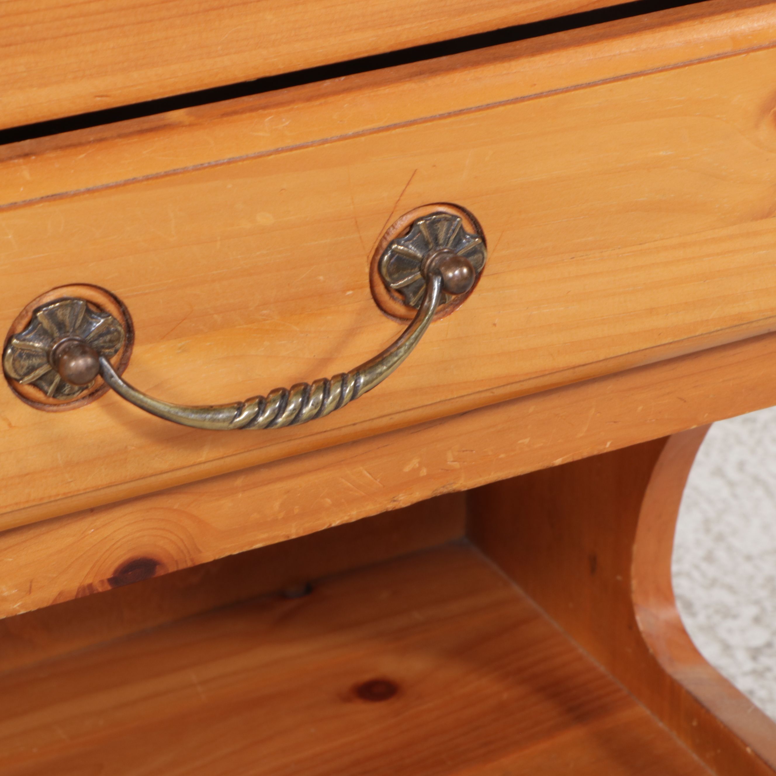 Remseur Furniture Co. Pine Nightstand