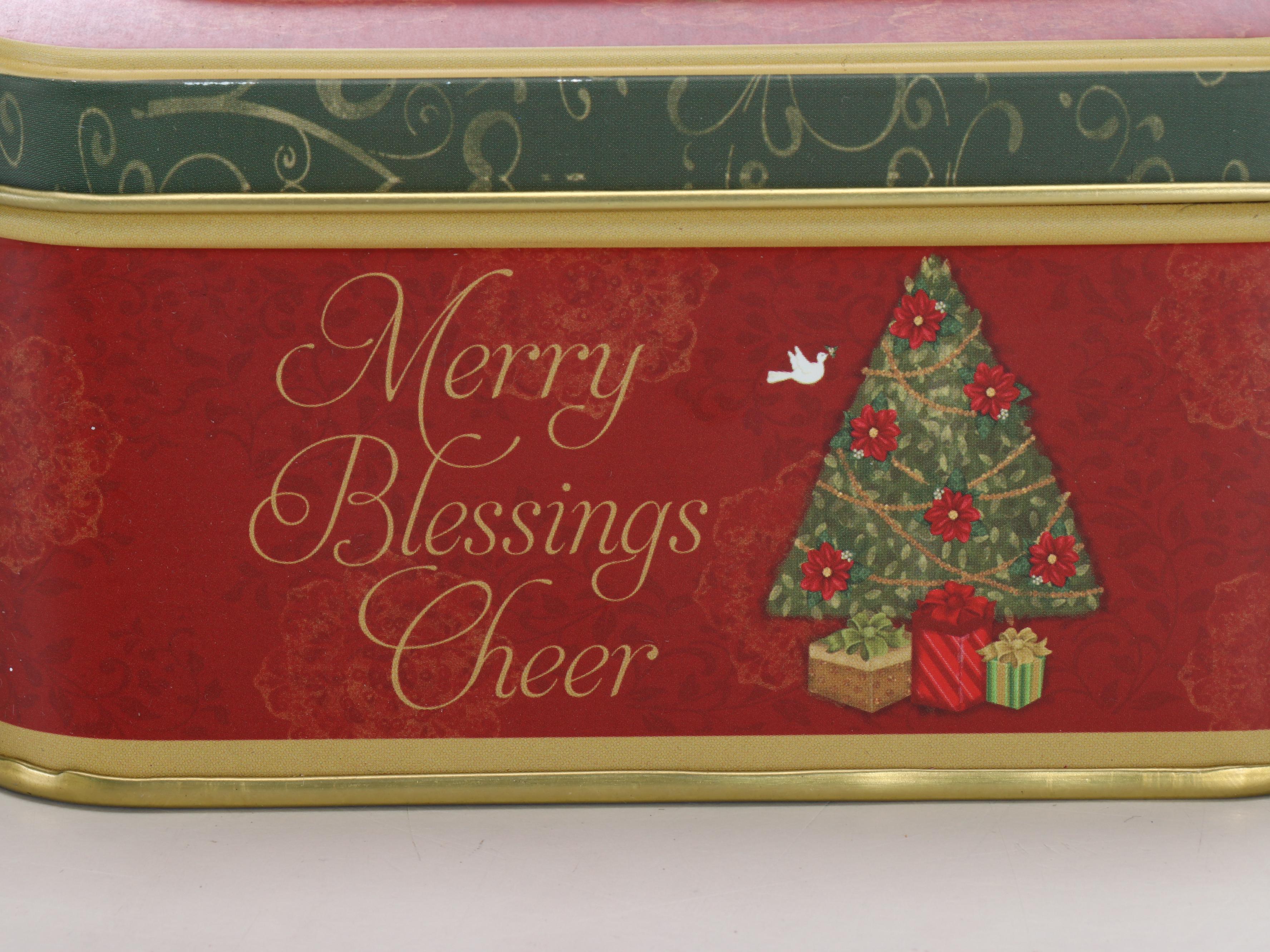 Christmas-Themed Baskets with Other Décor