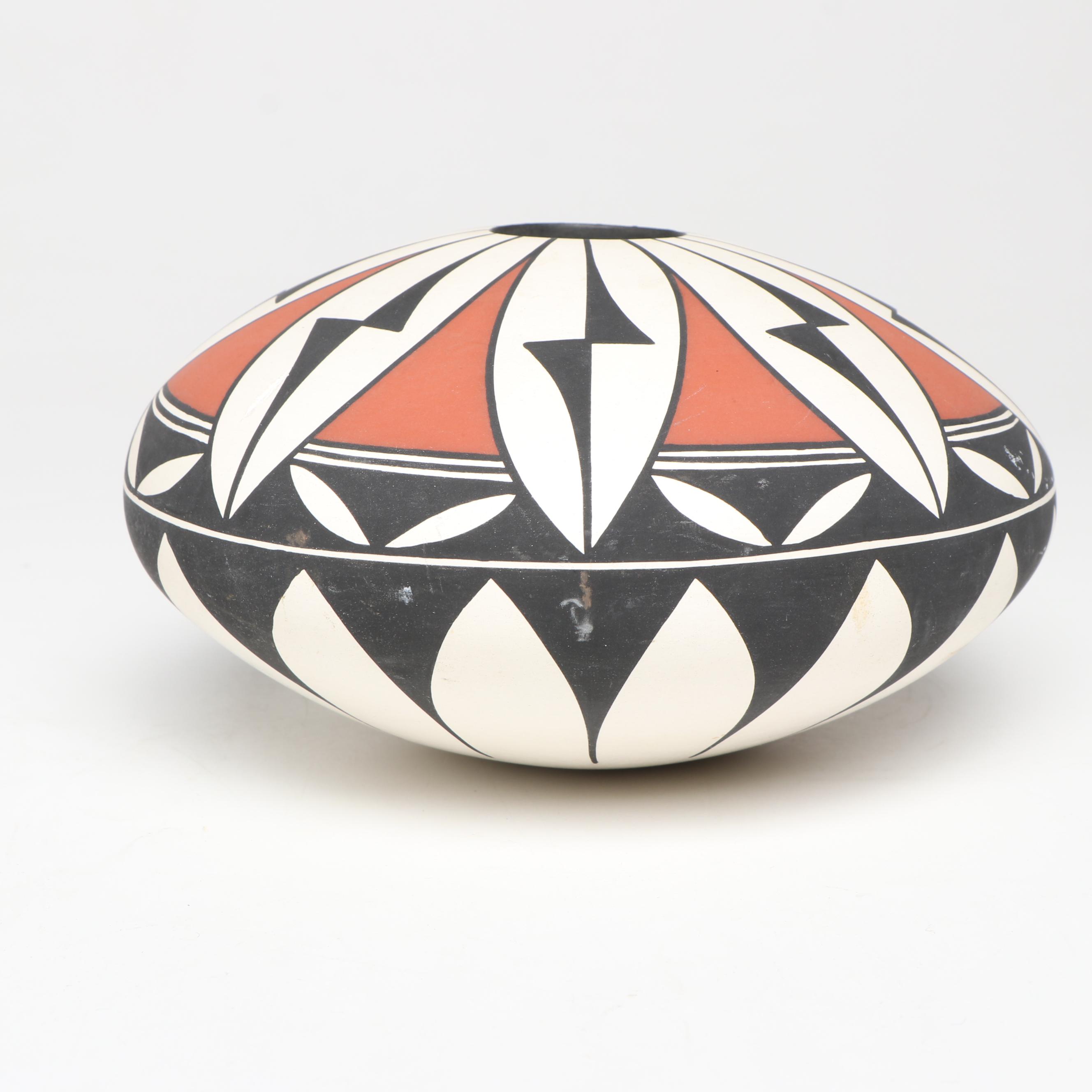 Acoma Pueblo Myron Patricio and M. Aragon Ceramic Seed Pots