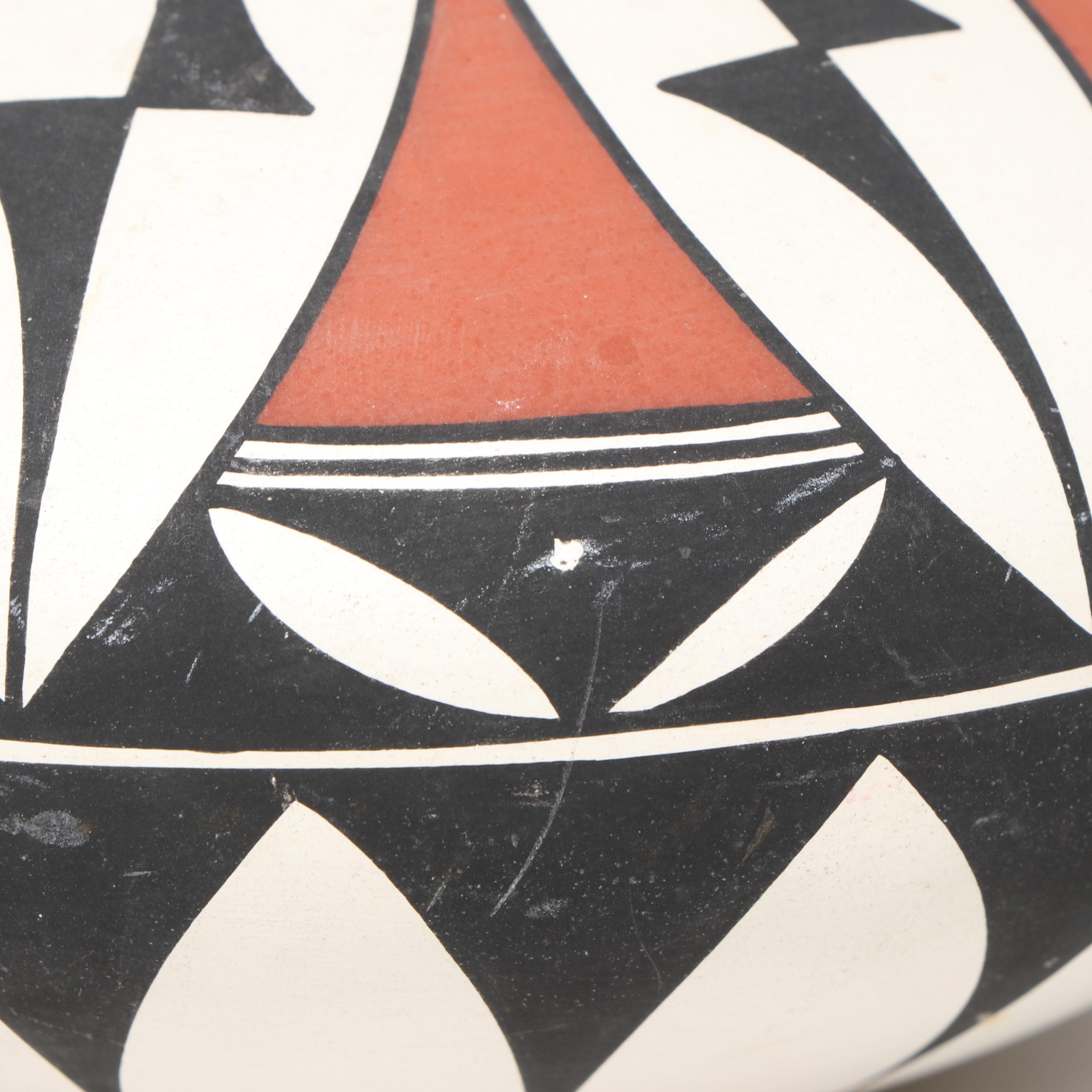 Acoma Pueblo Myron Patricio and M. Aragon Ceramic Seed Pots