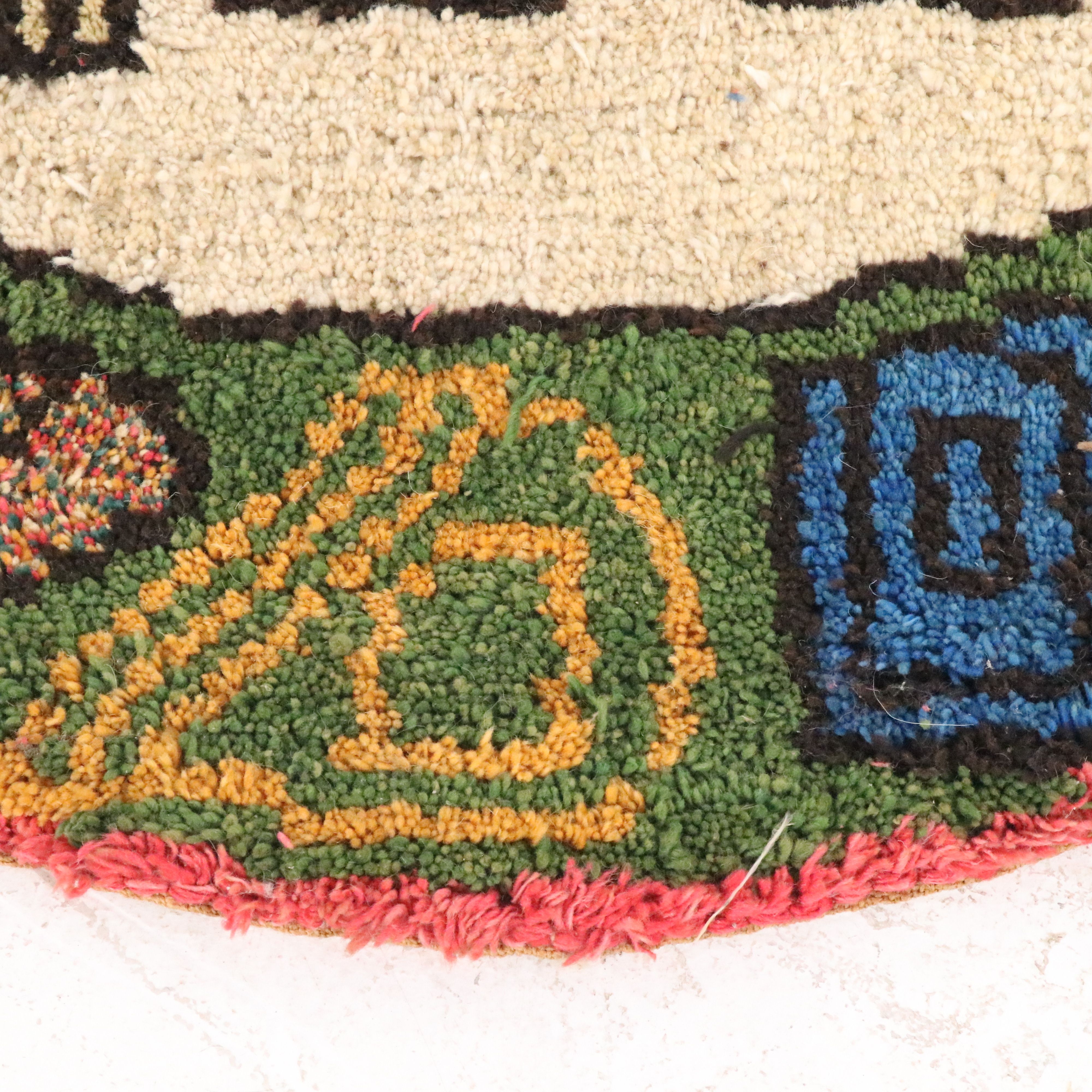 4'5 Round Hand-Knotted Mayan Calendar Style Accent Rug