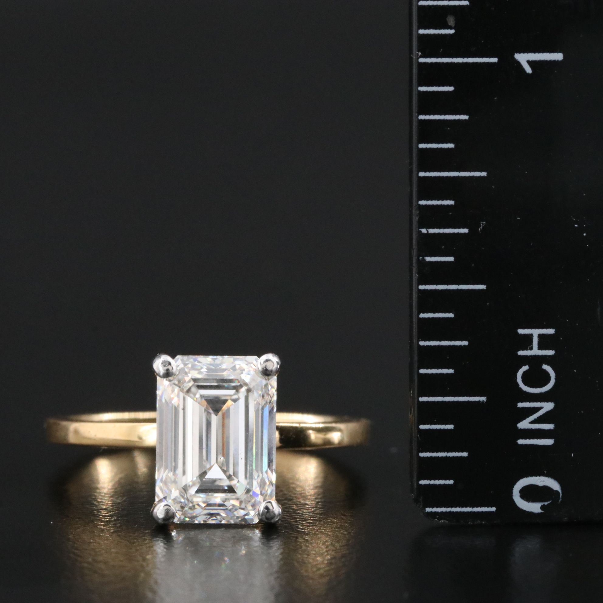 18K 3.01 CT Lab Grown Diamond with IGI Report