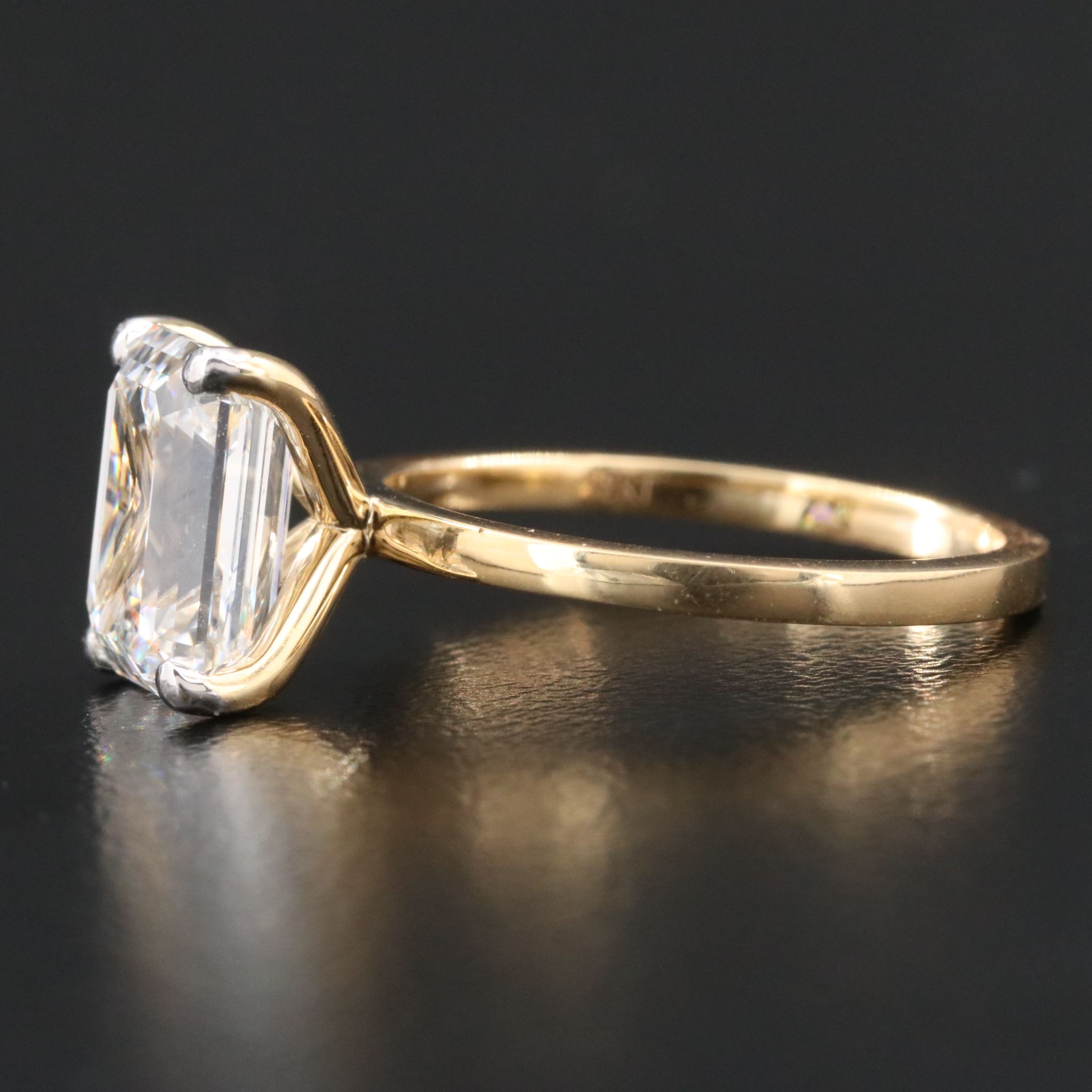 18K 3.01 CT Lab Grown Diamond with IGI Report