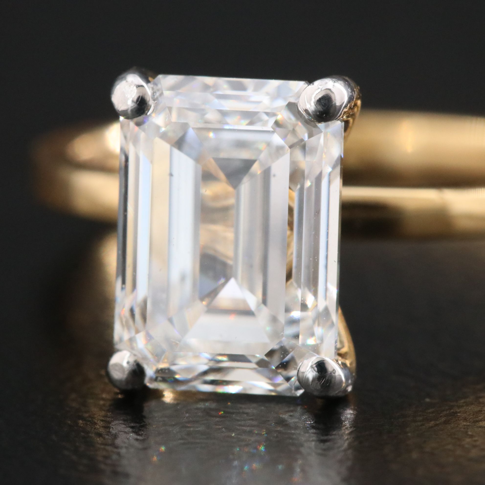 18K 3.01 CT Lab Grown Diamond with IGI Report