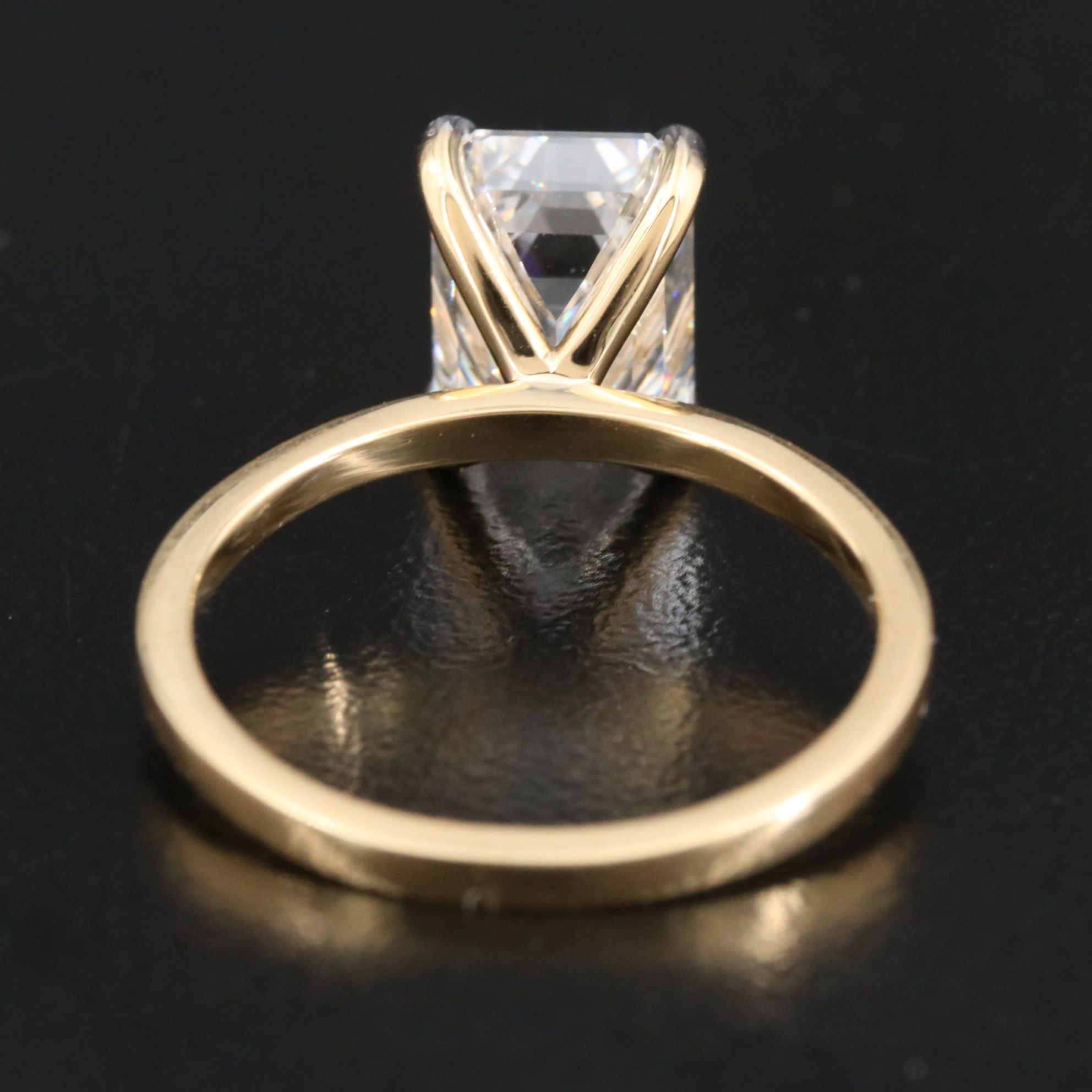 18K 3.01 CT Lab Grown Diamond with IGI Report