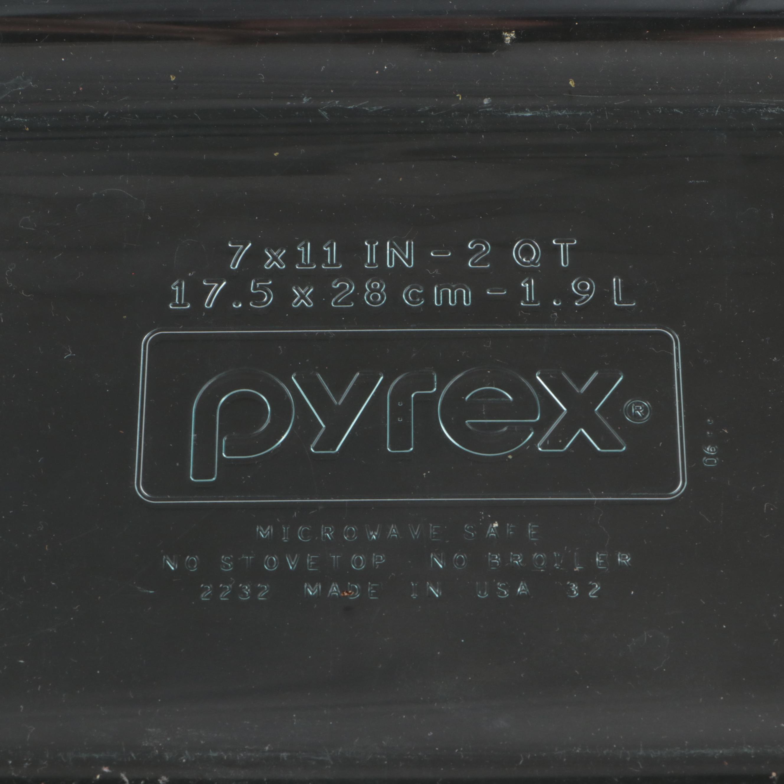 Pyrex with Other Glass Mixing Bowls, Pie Pans, and Food Storage Containers