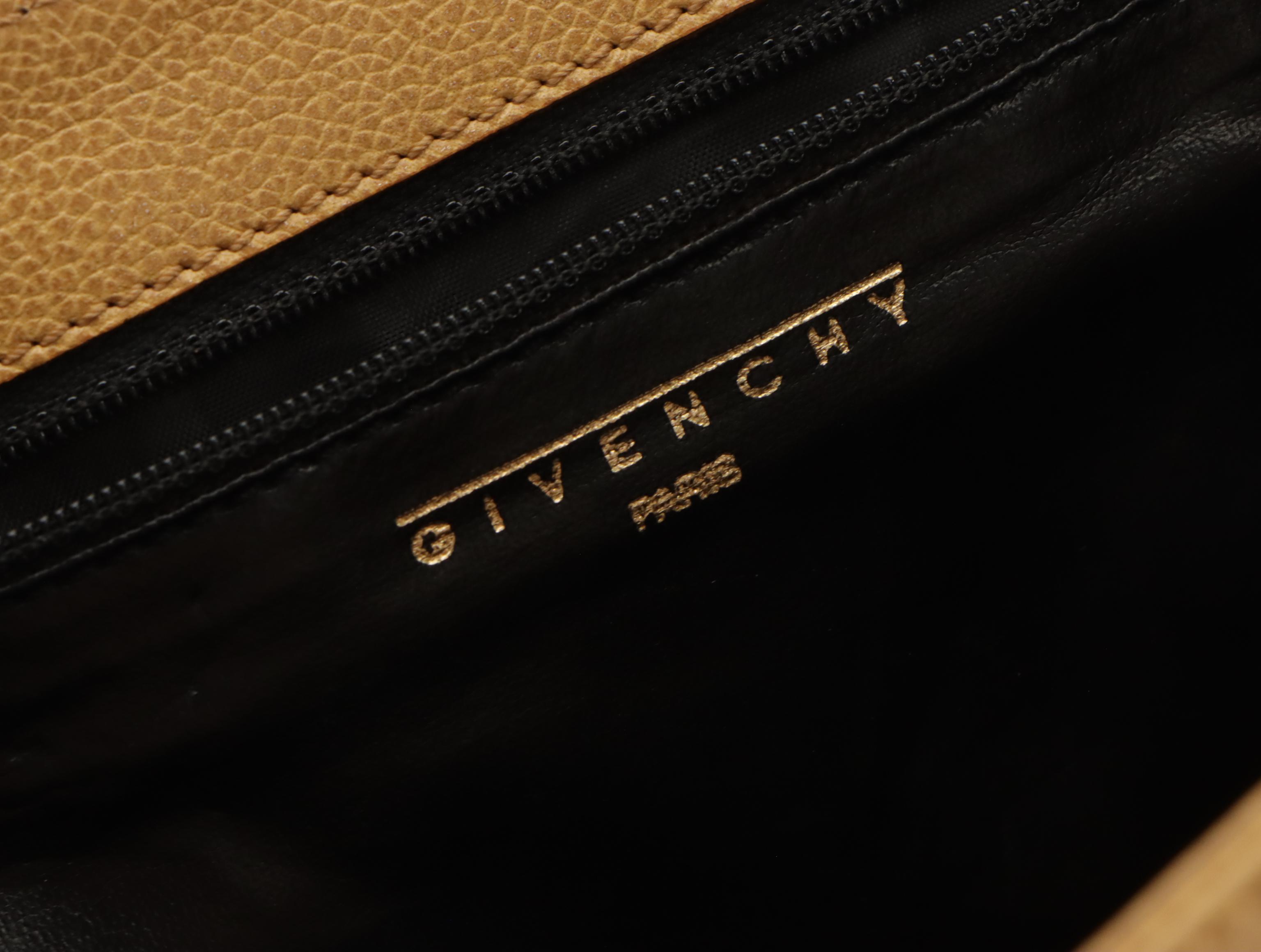 Givenchy Vintage Front-Flap Shoulder Bag in Beige Grained Leather