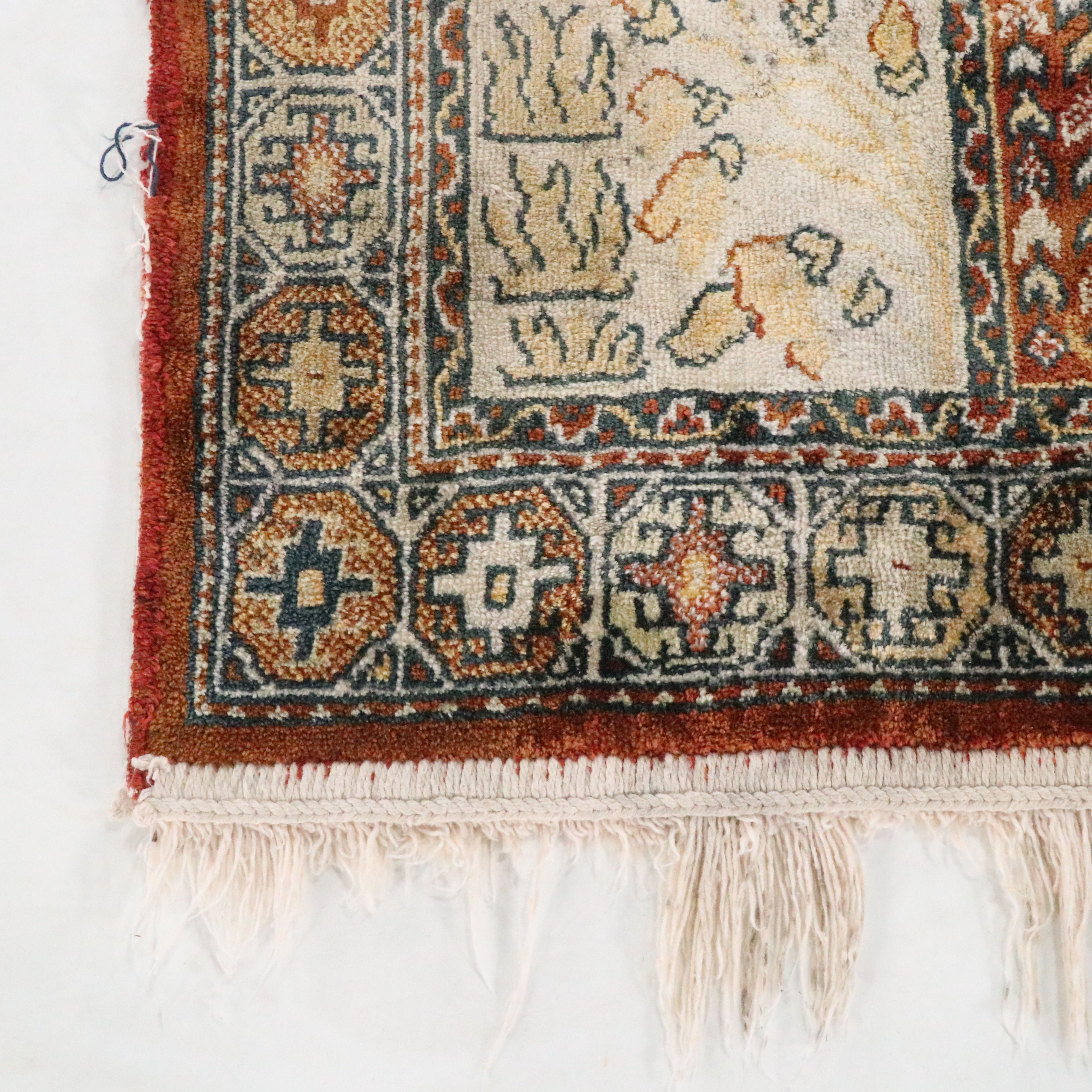 1'7 x 2'10 Machine Made Turkish Style Accent Rug