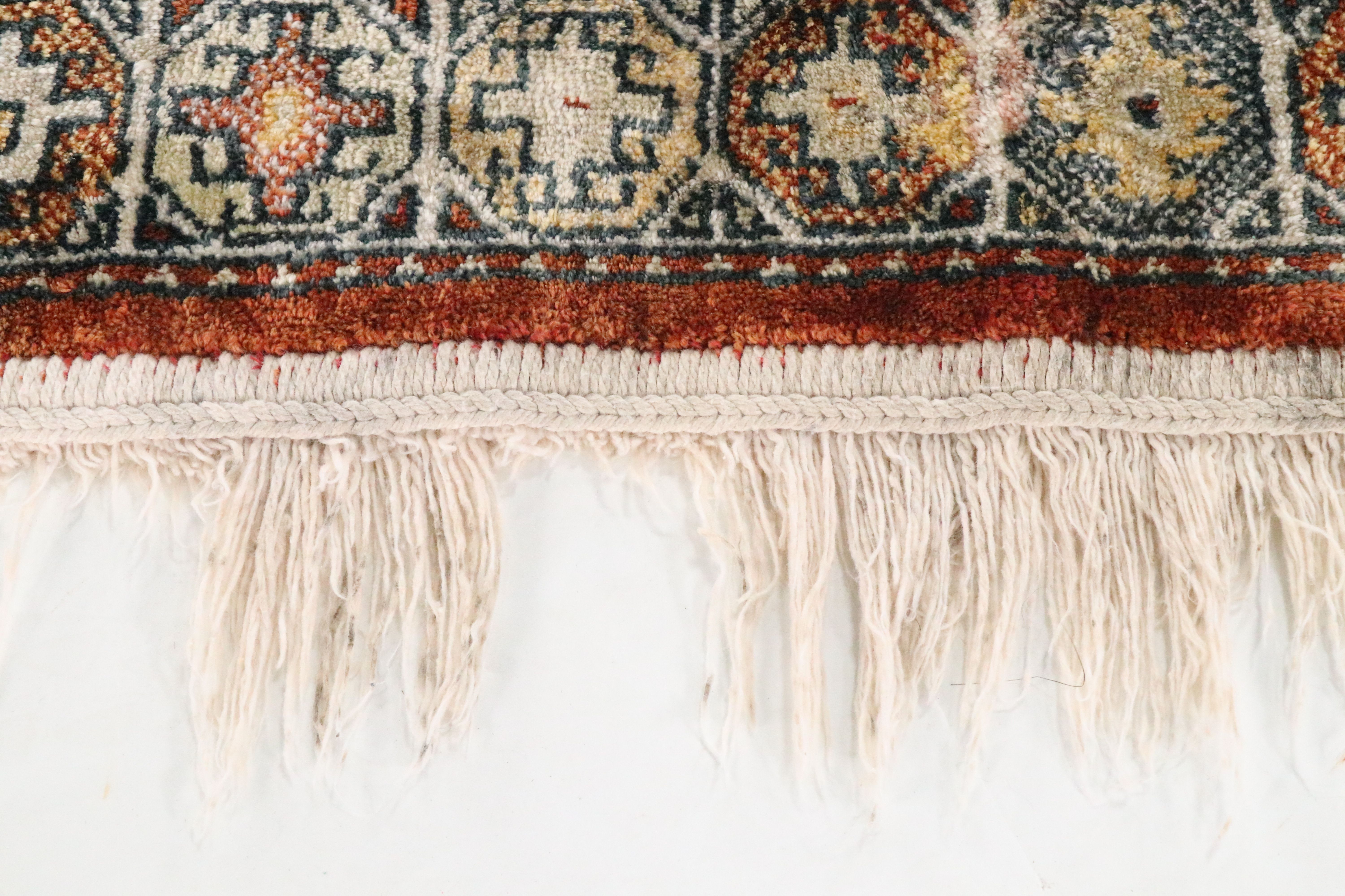 1'7 x 2'10 Machine Made Turkish Style Accent Rug