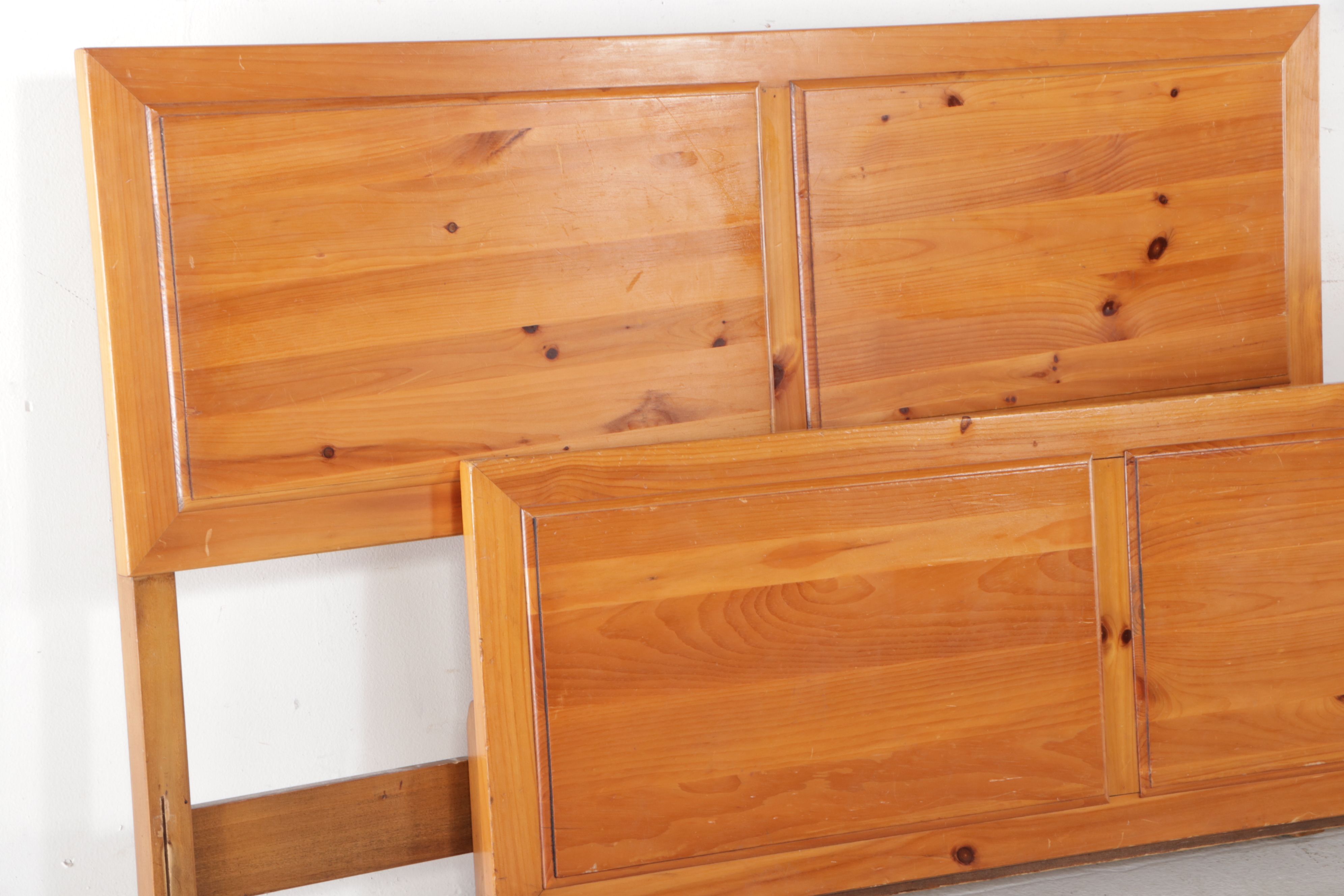 Remseur Furniture Co. Pine Nightstand