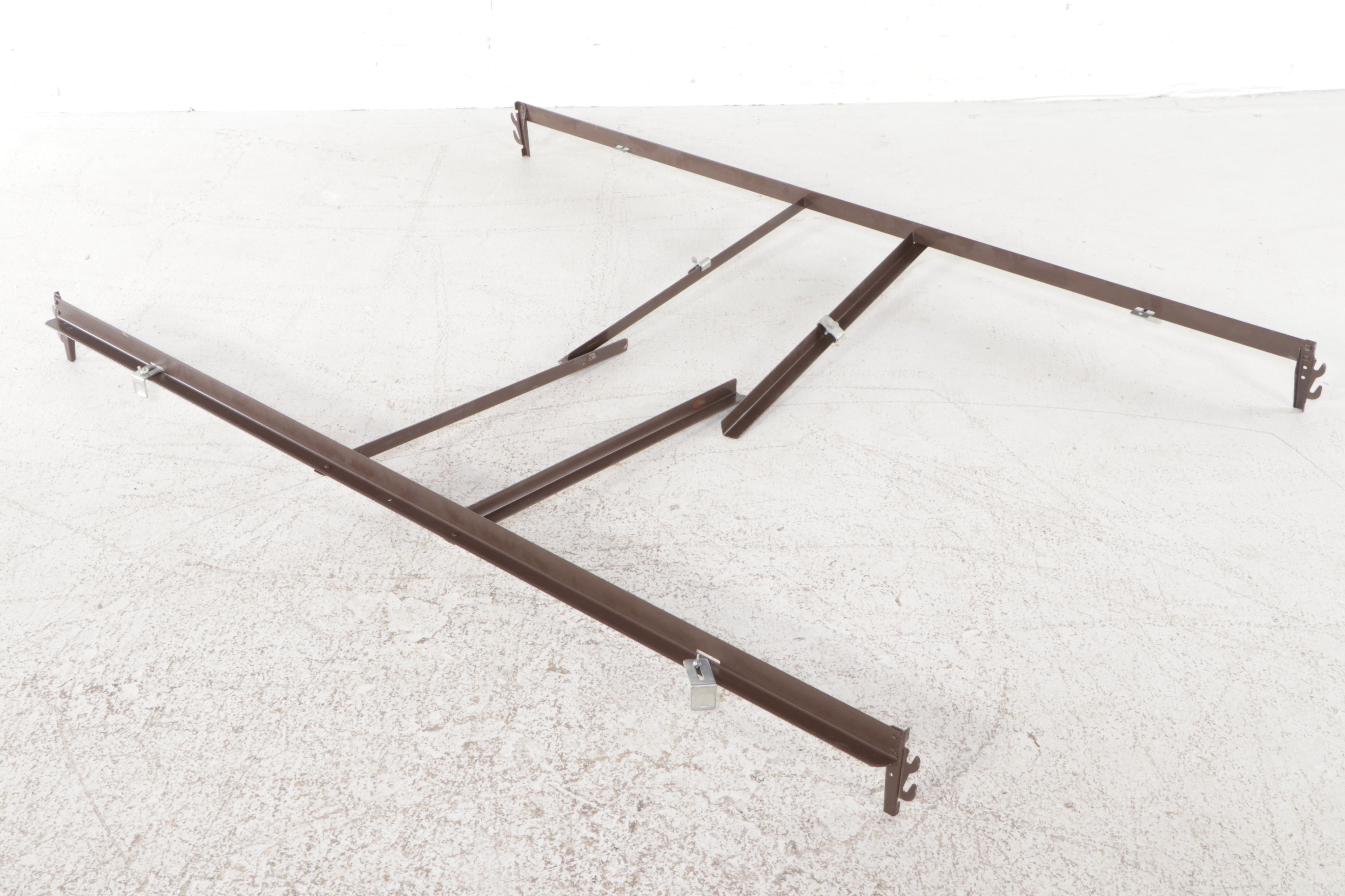 Remseur Furniture Co. Pine Nightstand