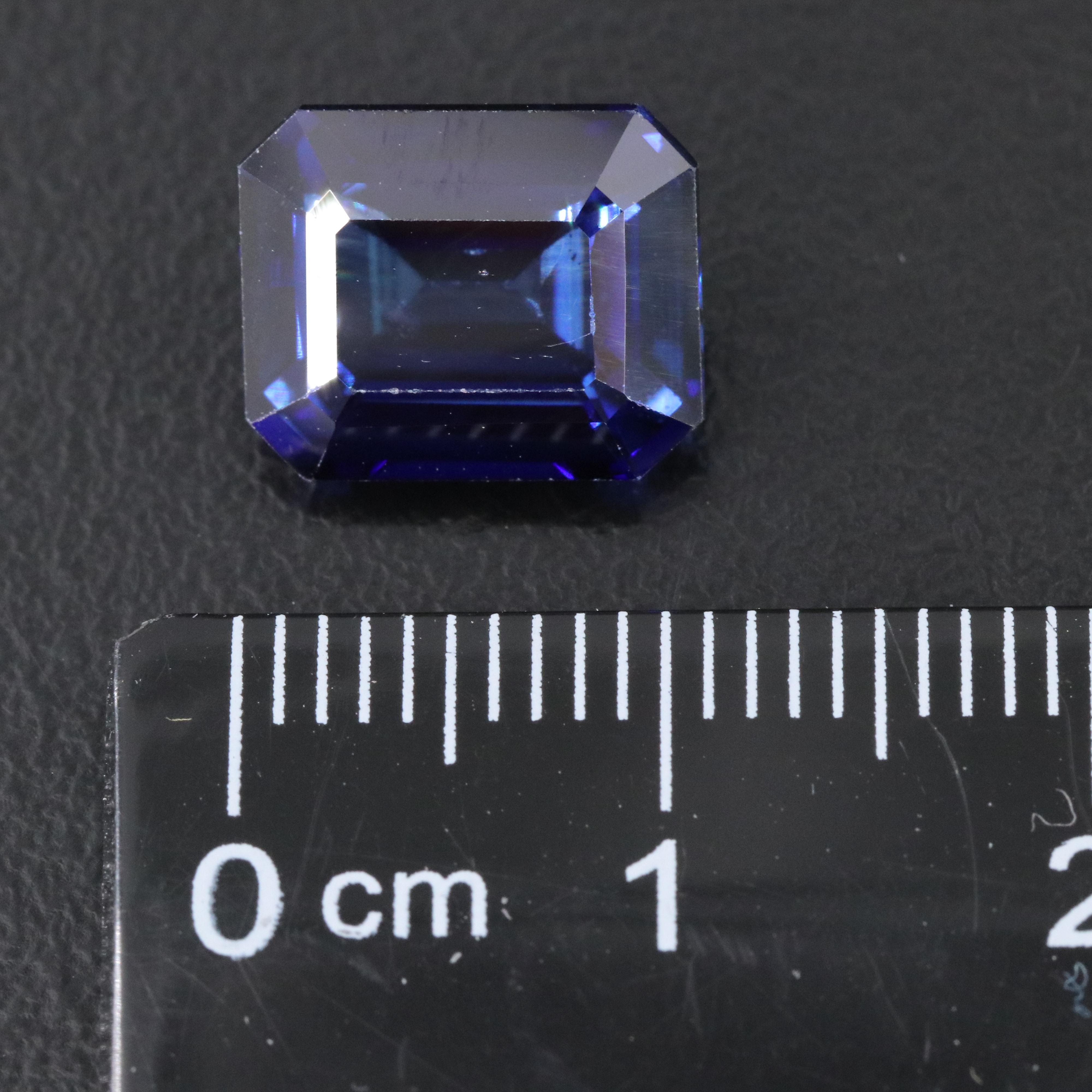 Loose 5.55 CT Lab Grown Sapphire