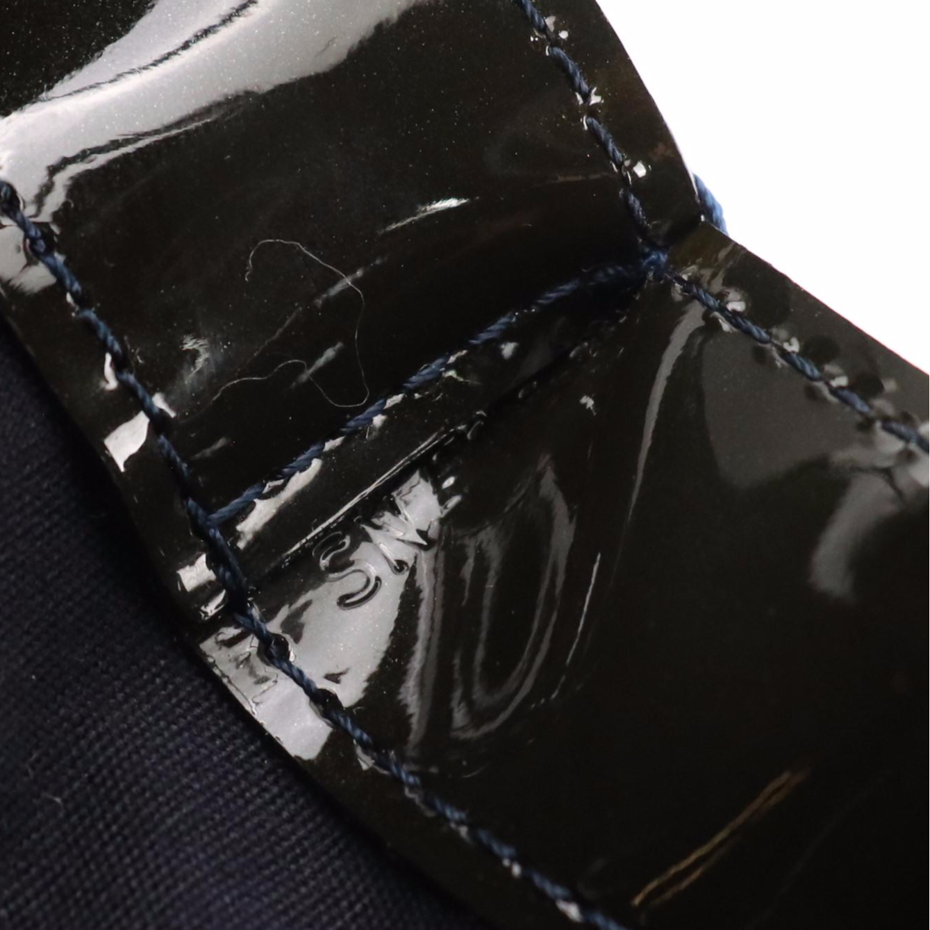 Louis Vuitton Wilshire PM Handbag in Monogram Vernis Leather