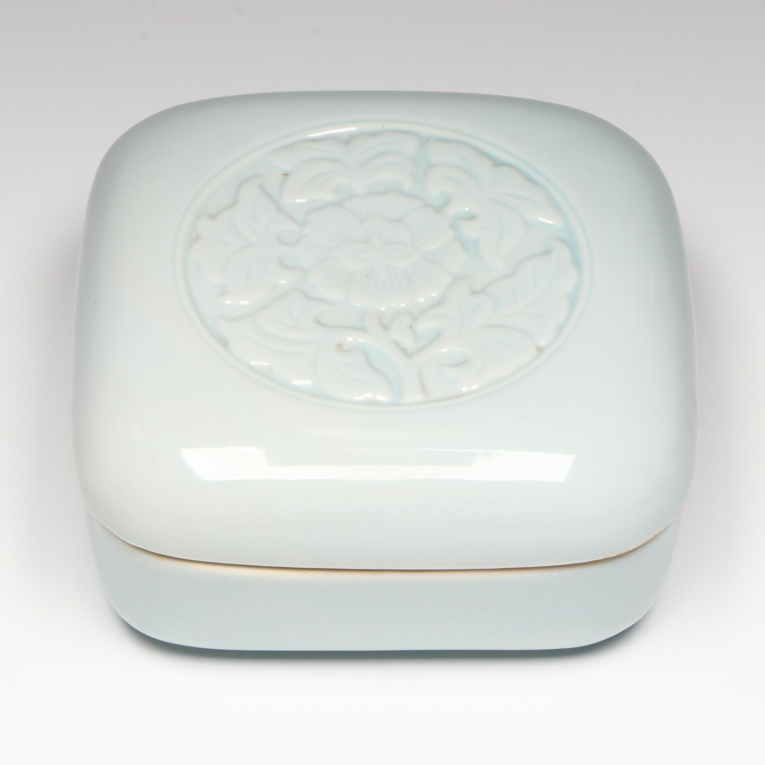 Tiffany & Co. Chinoiserie Porcelain Decorative Box, 1979