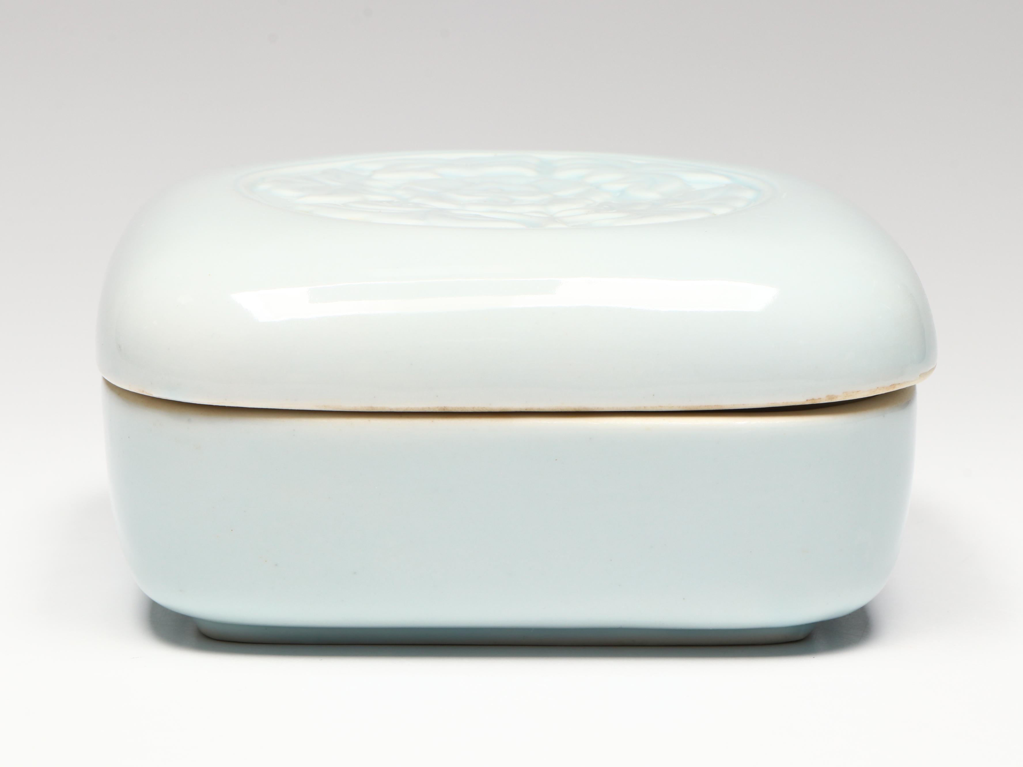 Tiffany & Co. Chinoiserie Porcelain Decorative Box, 1979