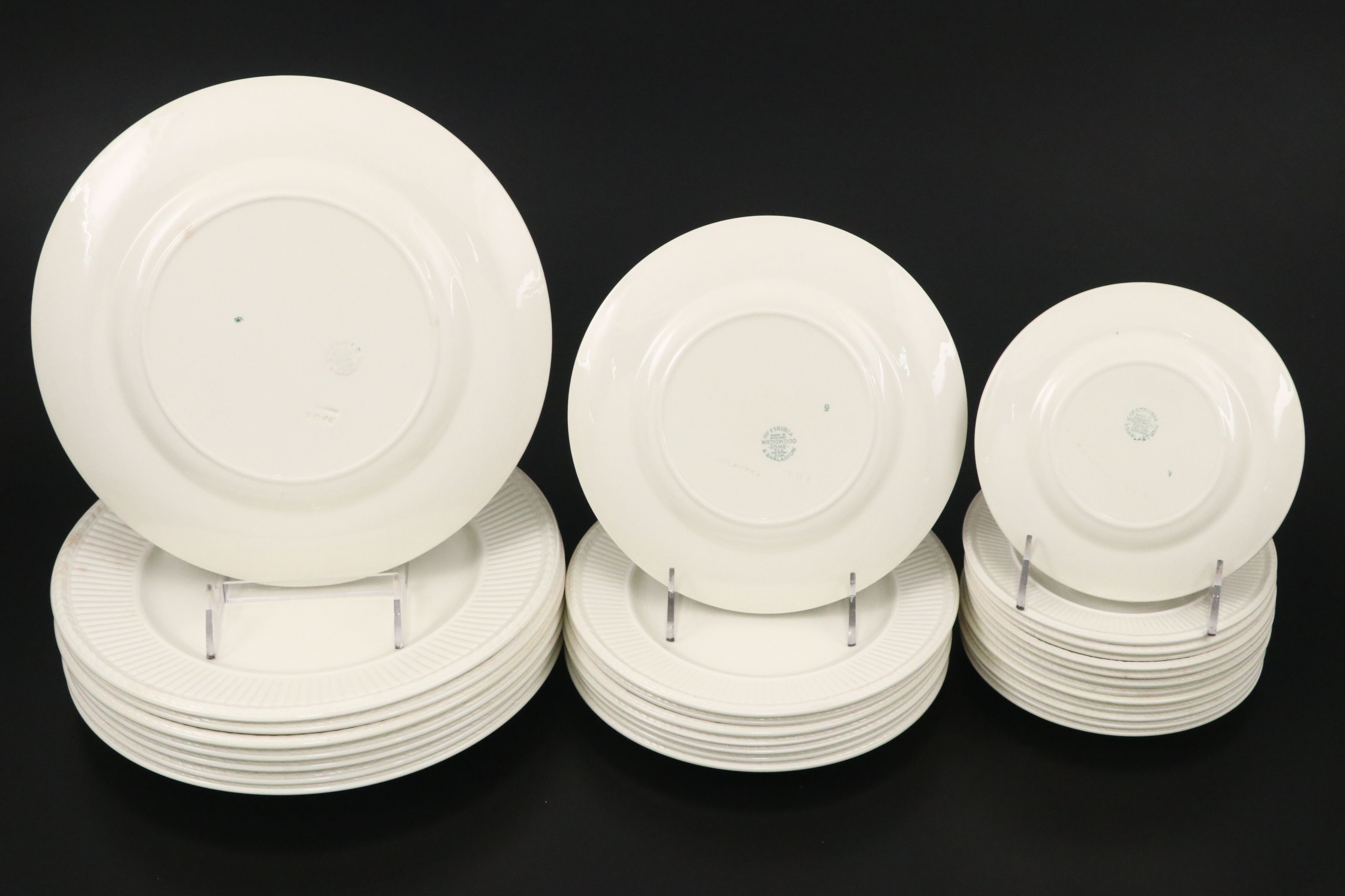 Wedgwood "Edme" Earthenware Dinnerware, 20th Century