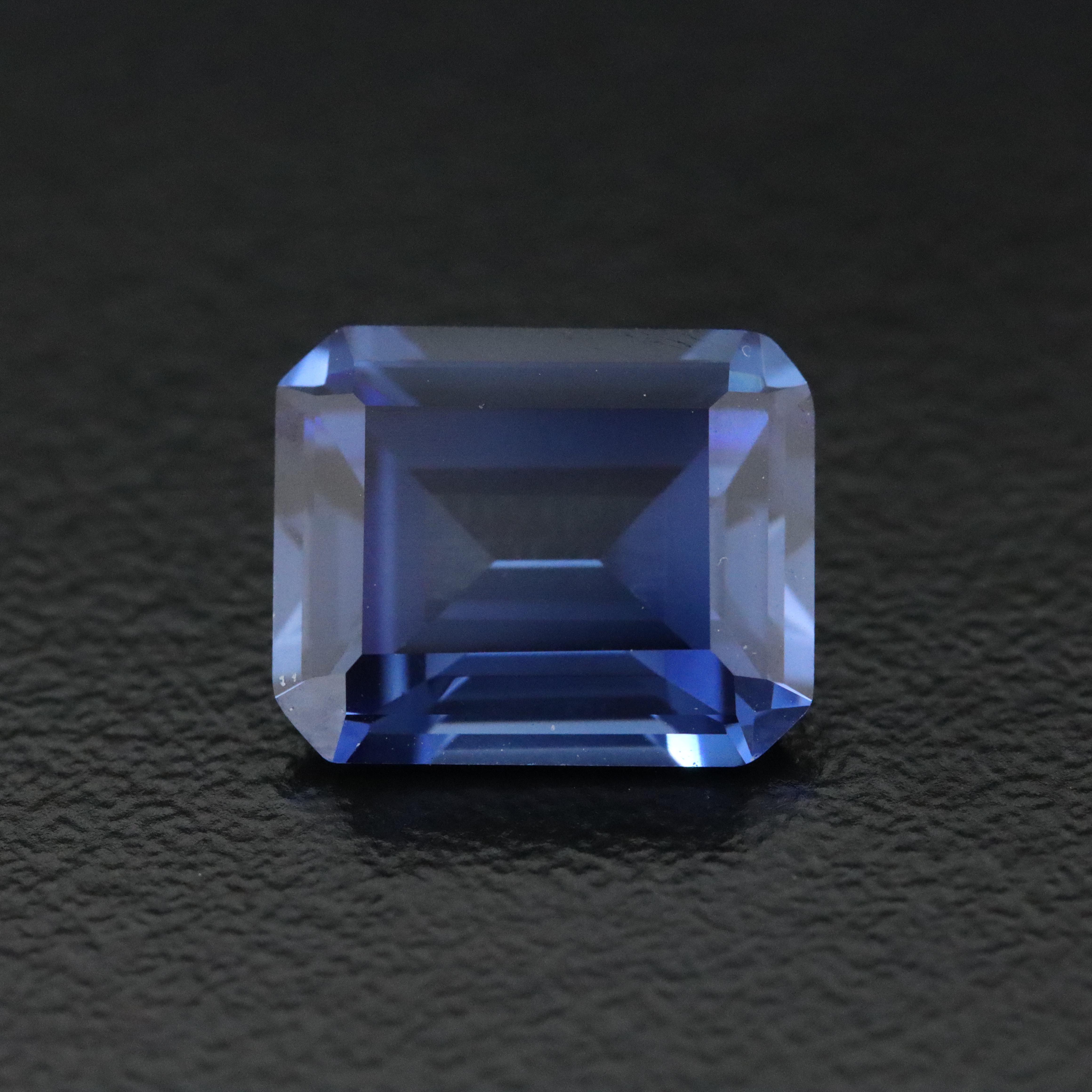 Loose 5.50 CT Lab Grown Sapphire