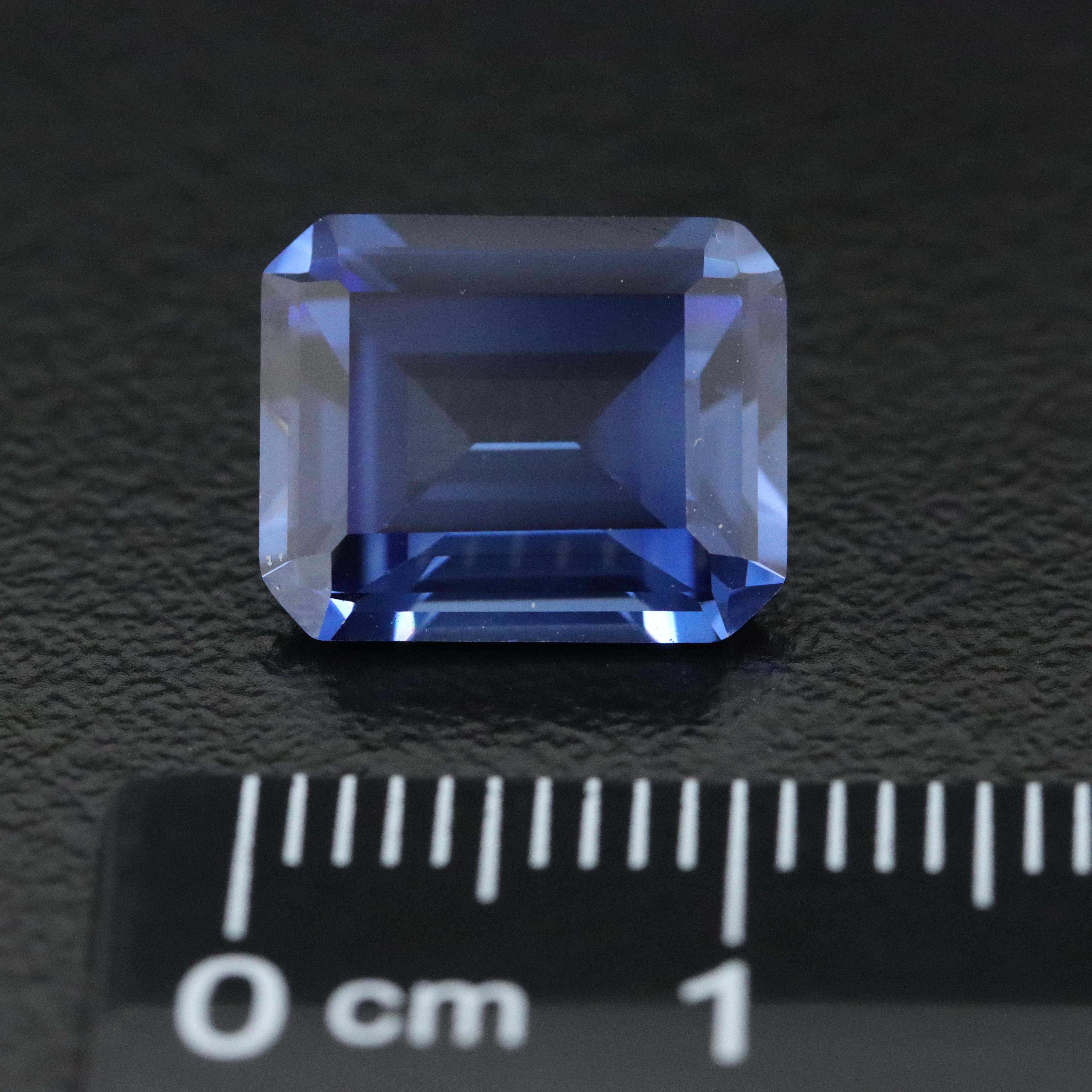 Loose 5.50 CT Lab Grown Sapphire