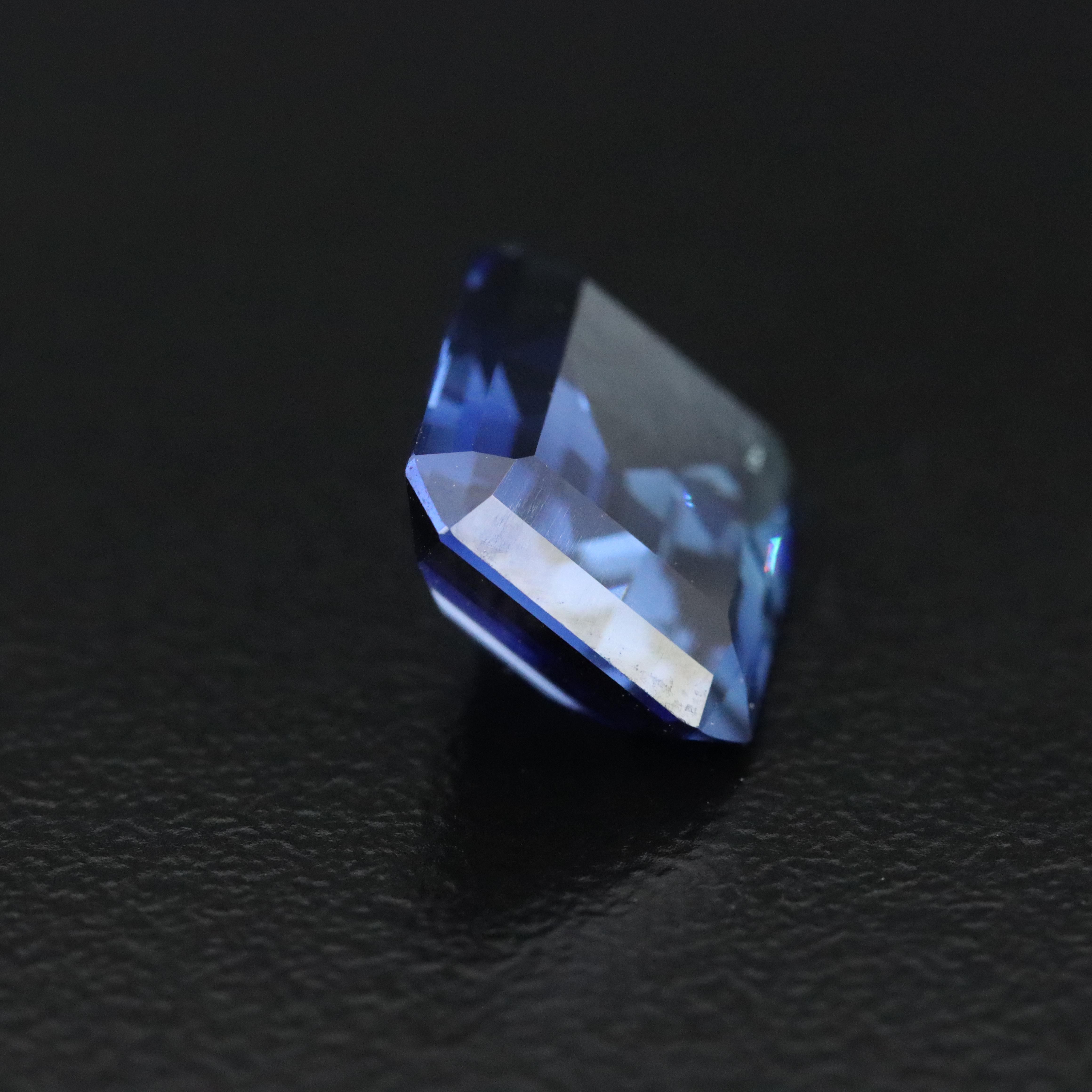 Loose 5.50 CT Lab Grown Sapphire