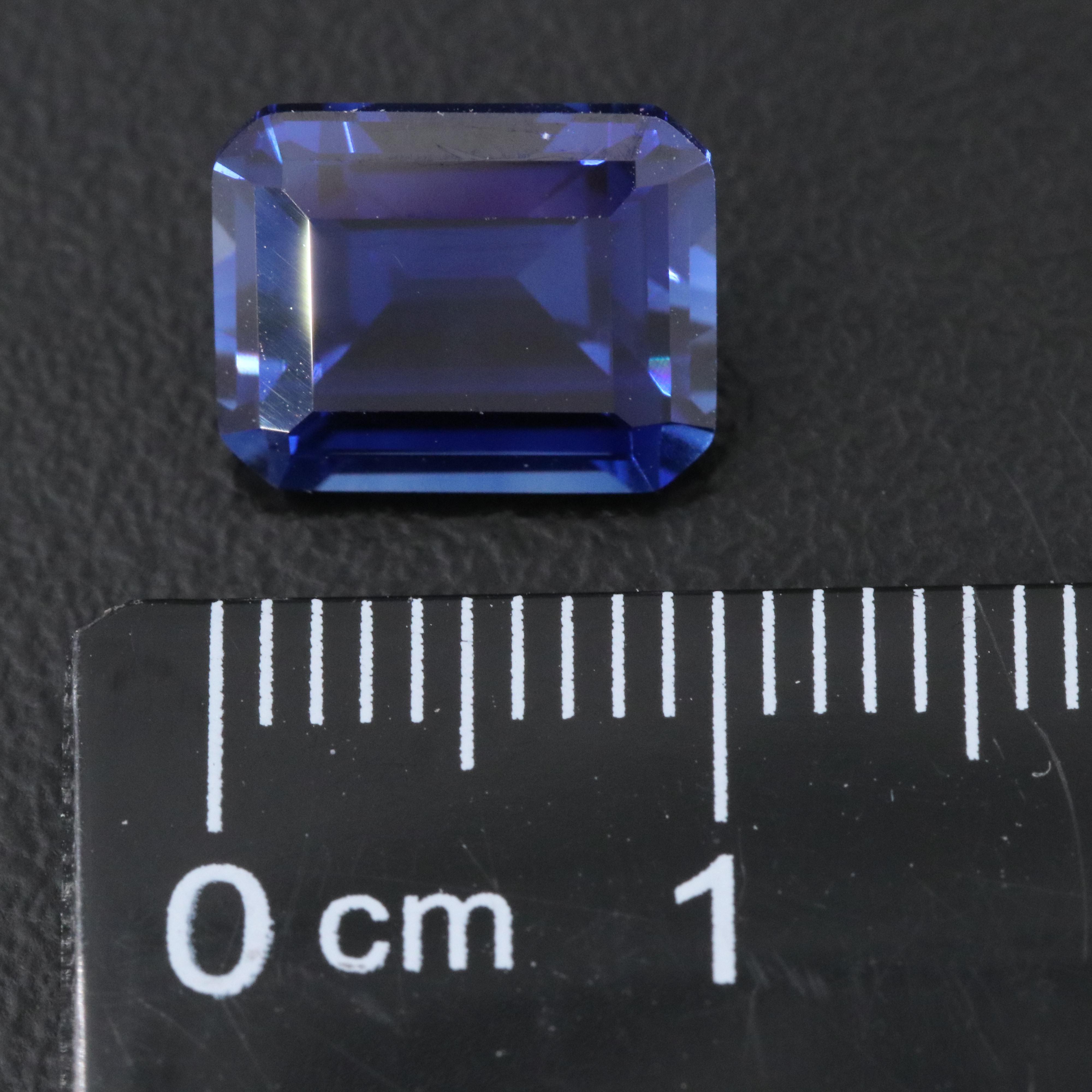 Loose 4.55 CT Lab Grown Sapphire
