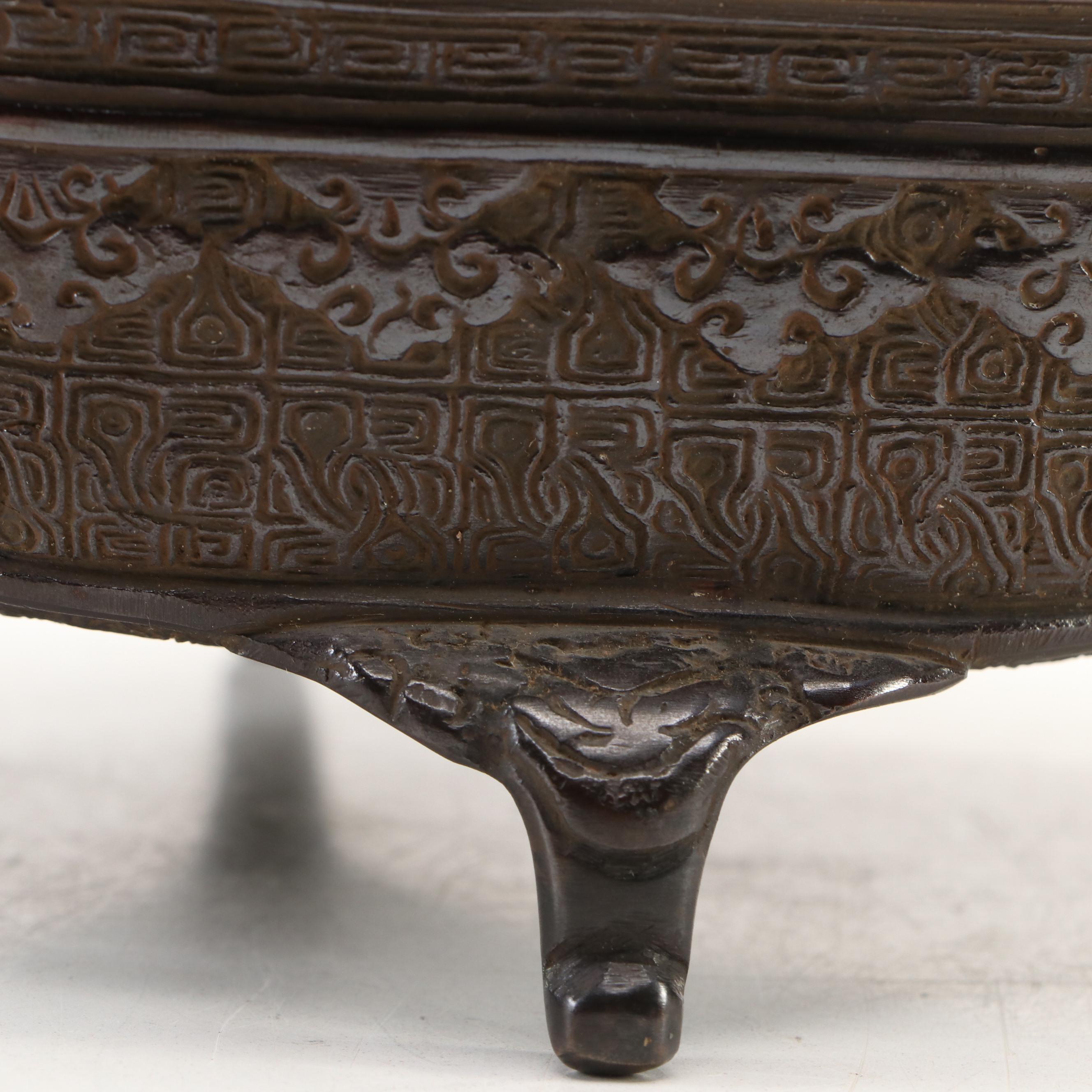 Royal Schwarzburg Porcelain Portrait Vase with Victorian Style and Other Decor