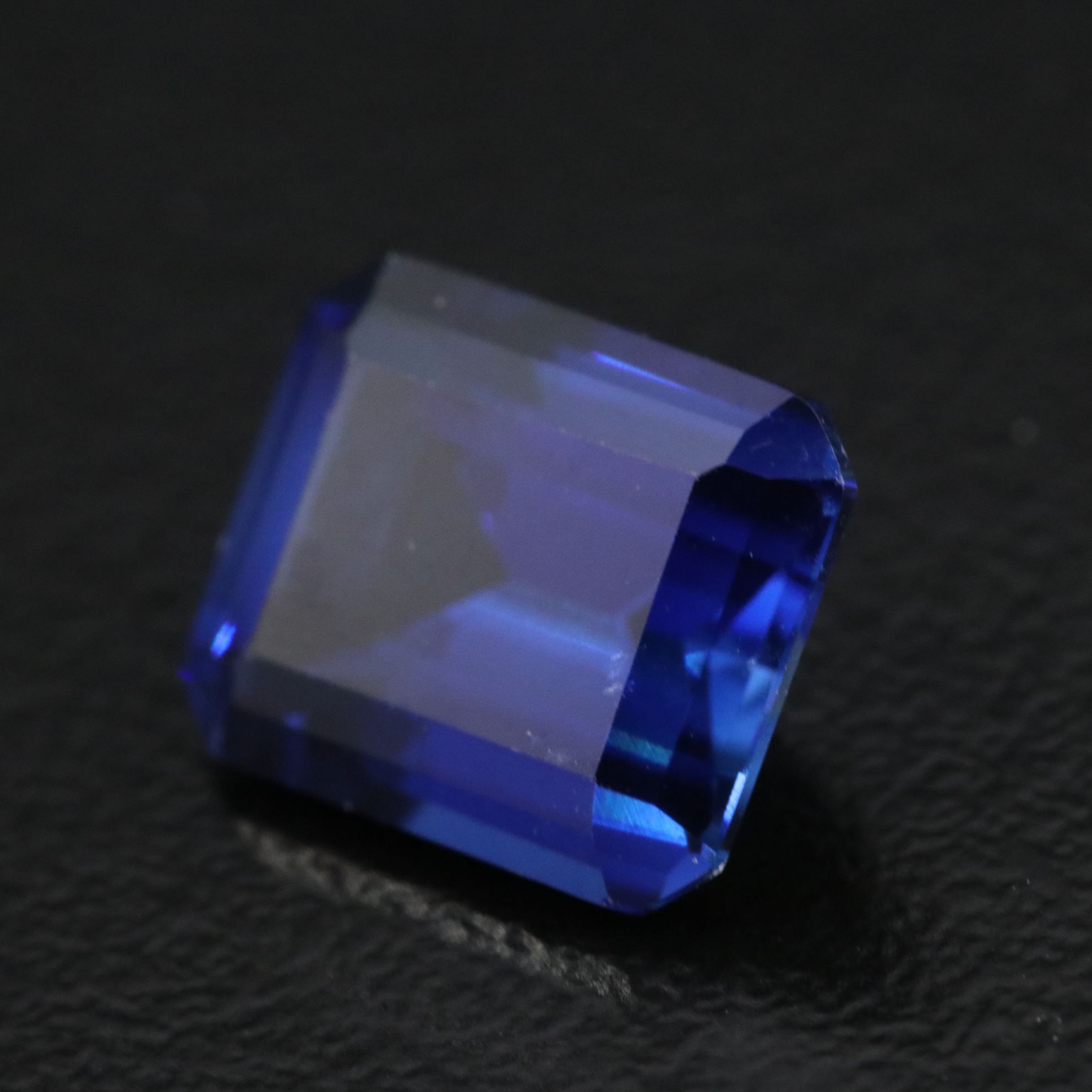 Loose 4.31 CT Lab Grown Sapphire