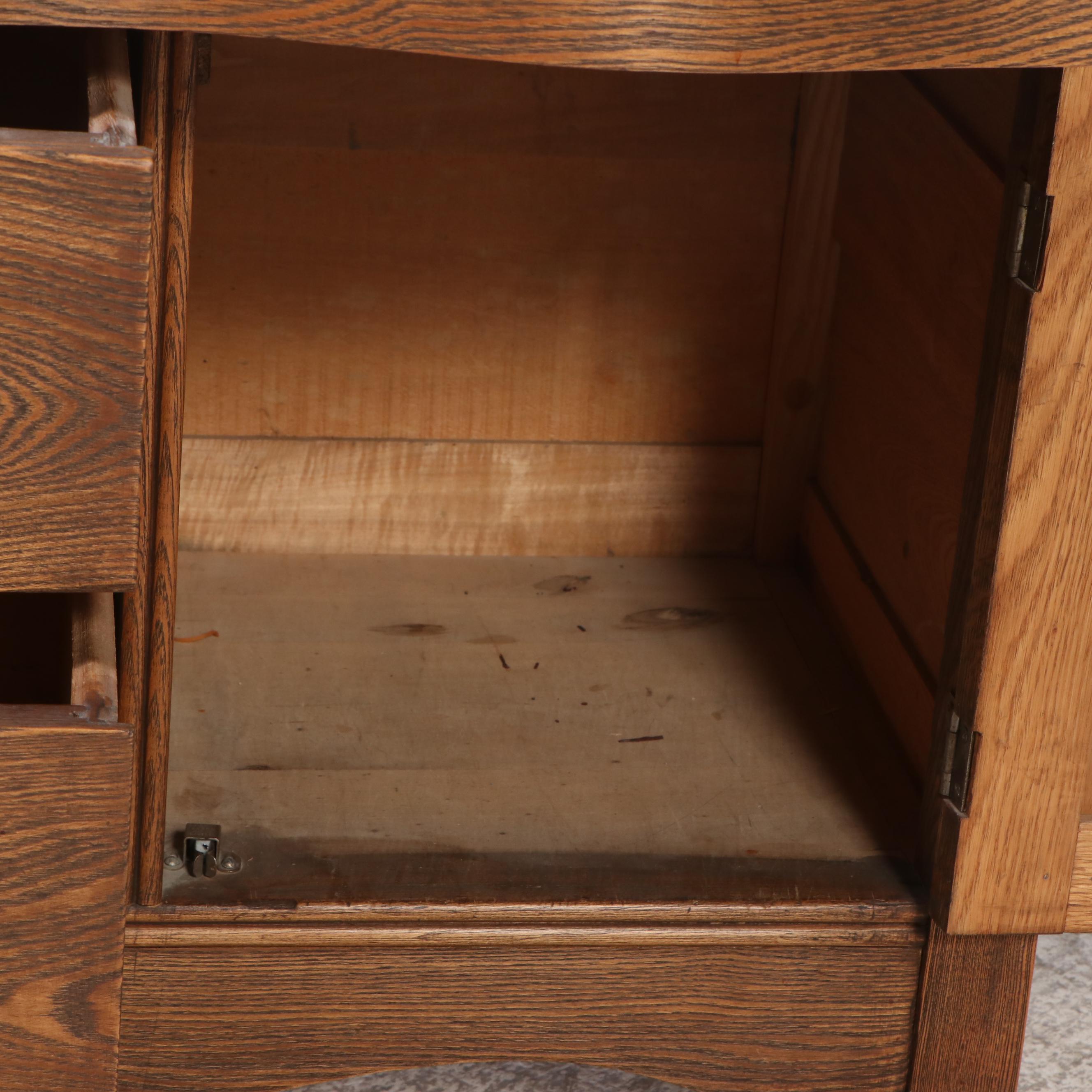 Victorian Quarter Sawn Oak Washstand with Serpentine Front