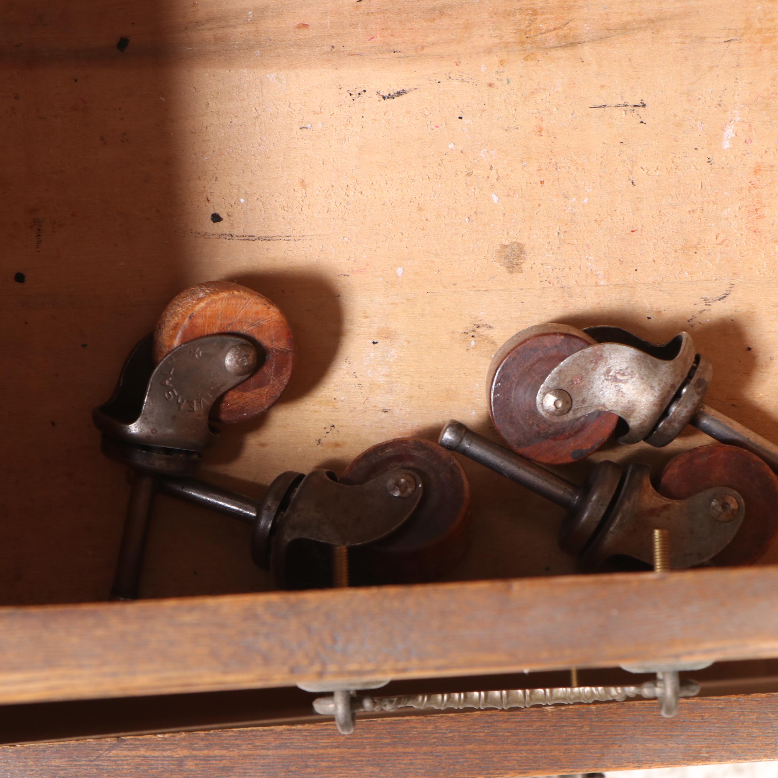 Victorian Quarter Sawn Oak Washstand with Serpentine Front