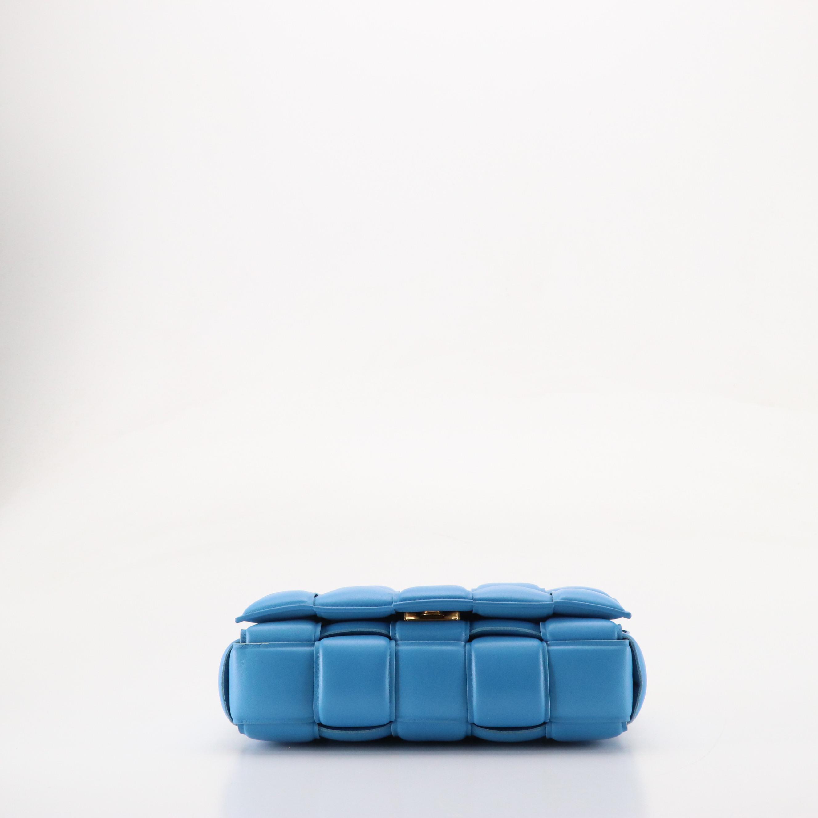 Bottega Veneta Cassette Chain Bag in Blue Padded Maxi Intrecciato Nappa Leather