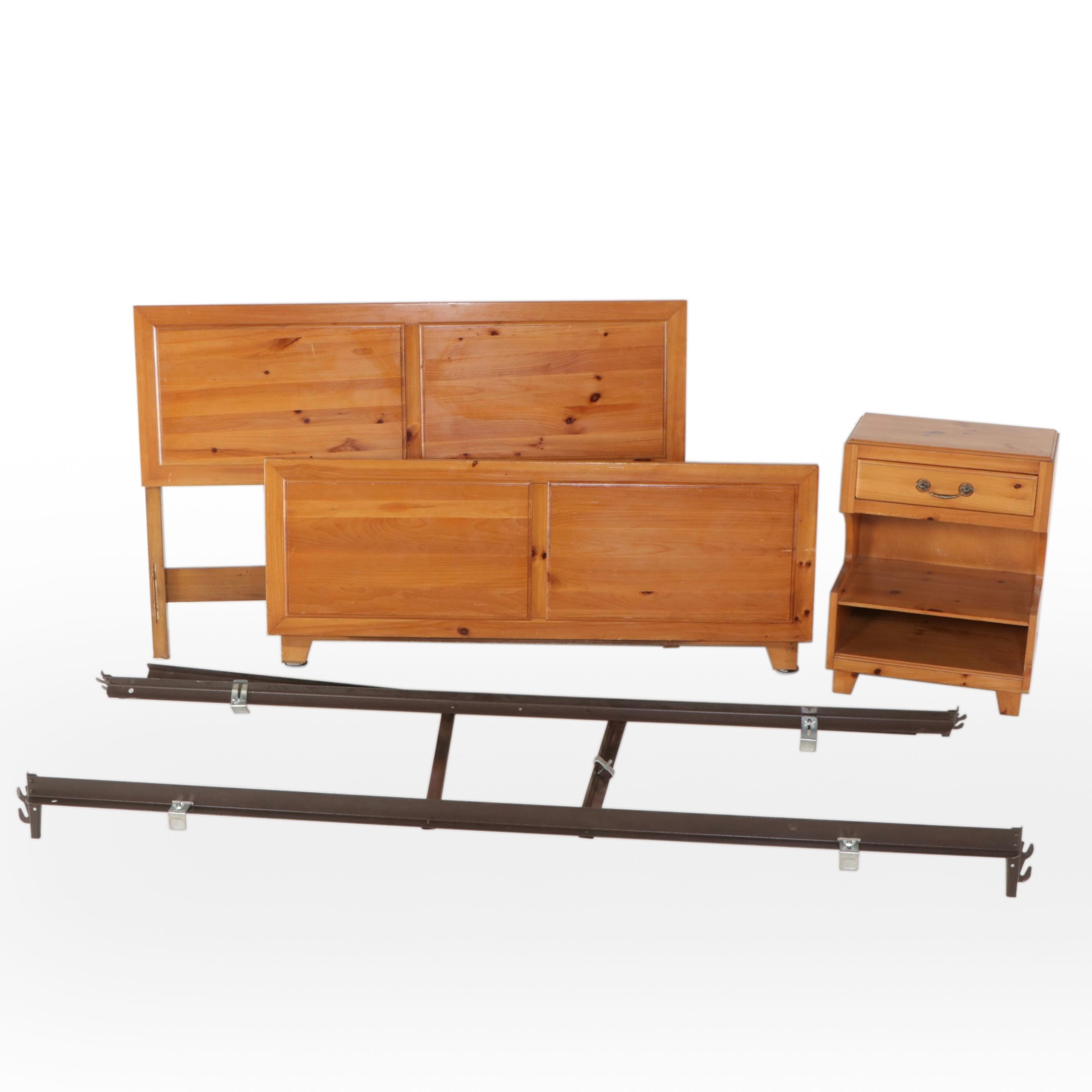 Remseur Furniture Co. Pine Nightstand