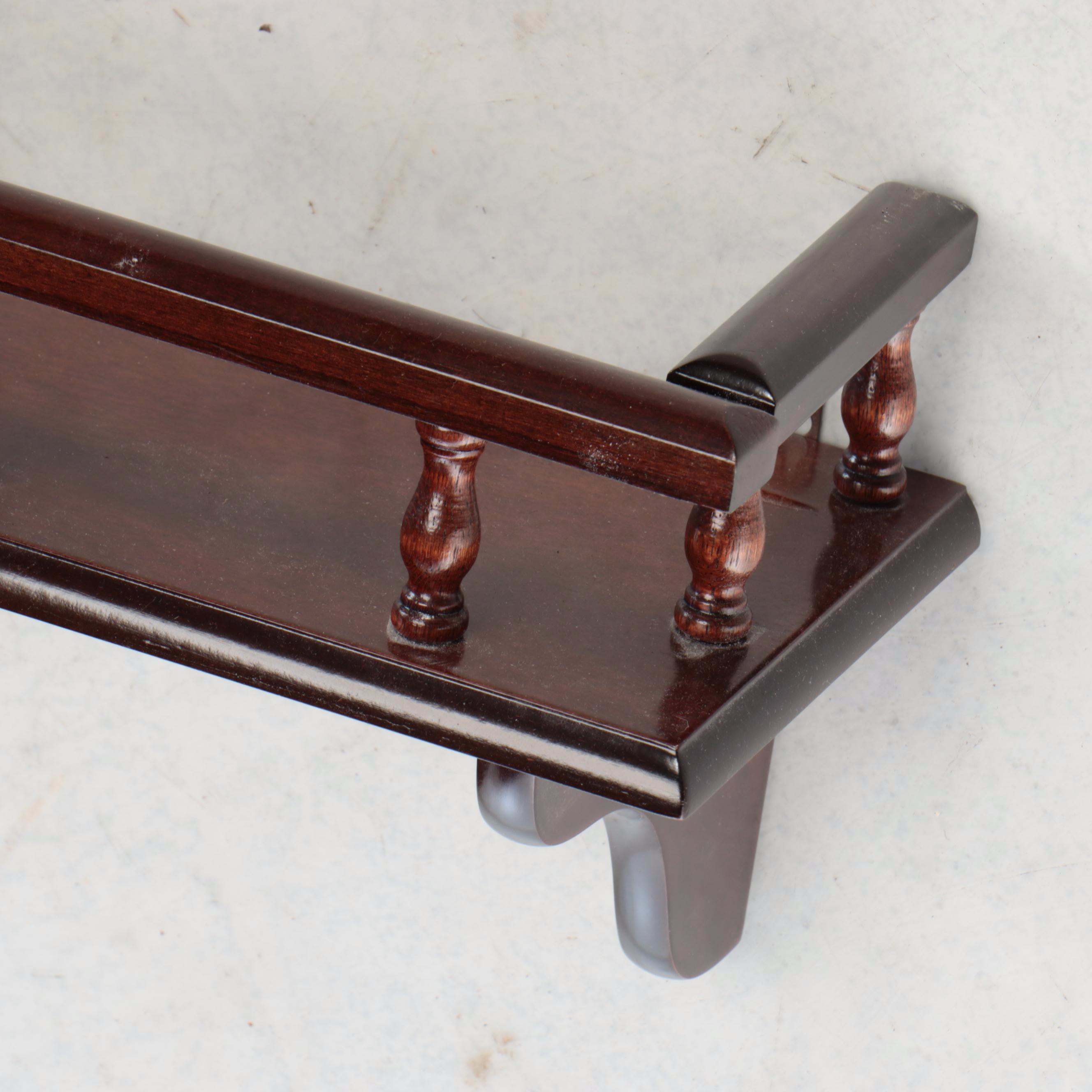 Colonial Style Mahogany Finish Wall Hanging Plate Racks