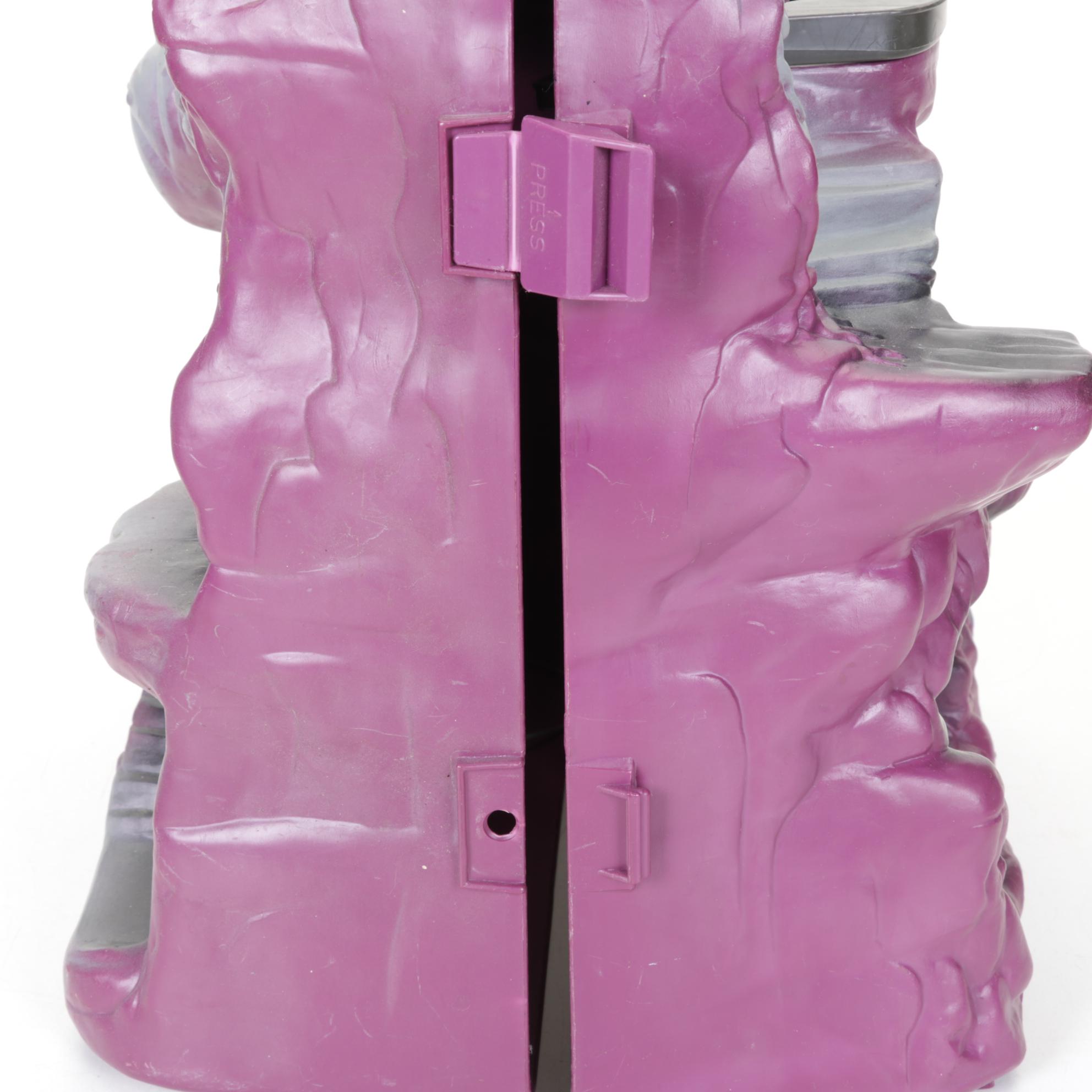 Master's of the Universe "Snake Mountain" Set & Action Figures