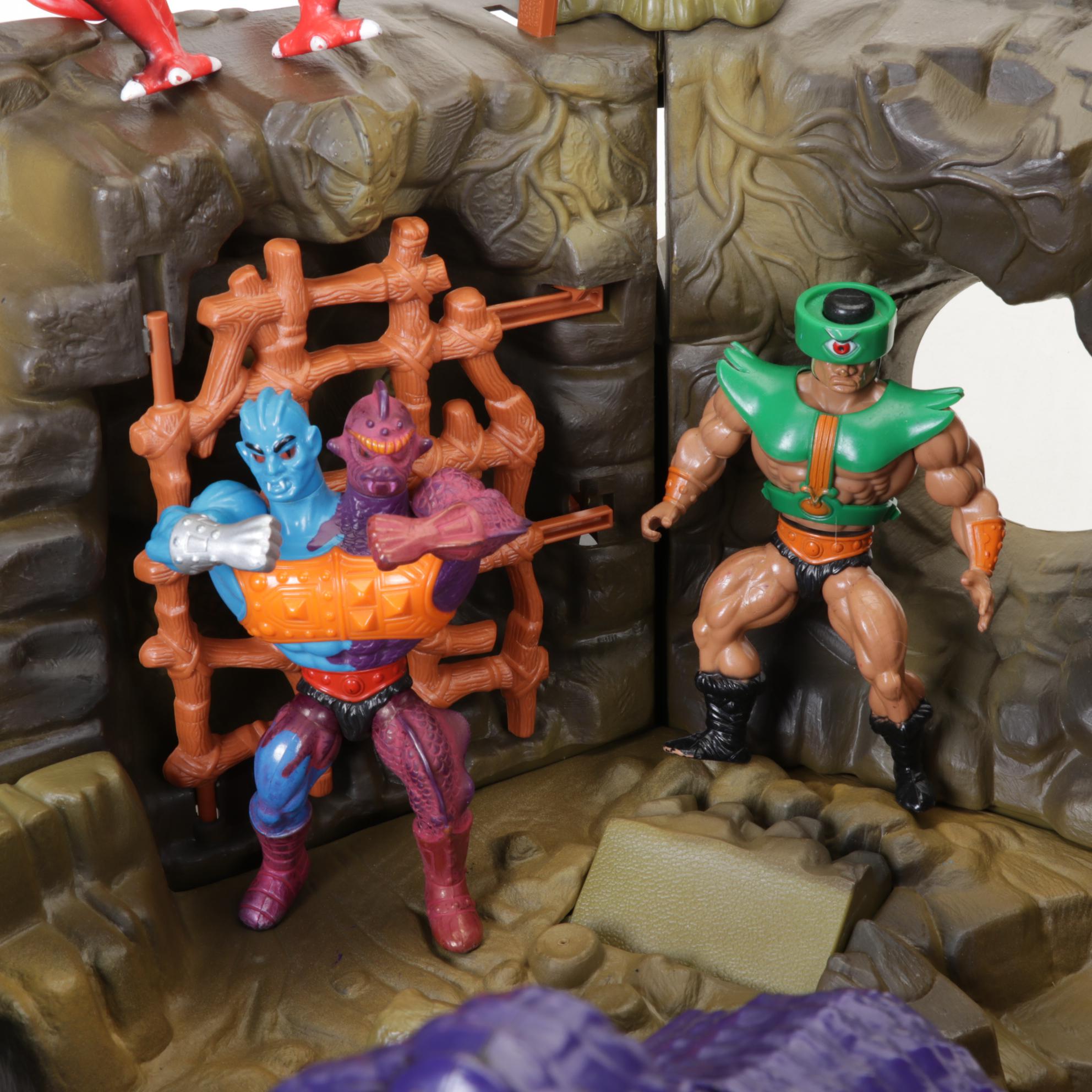 Master's of the Universe "Snake Mountain" Set & Action Figures