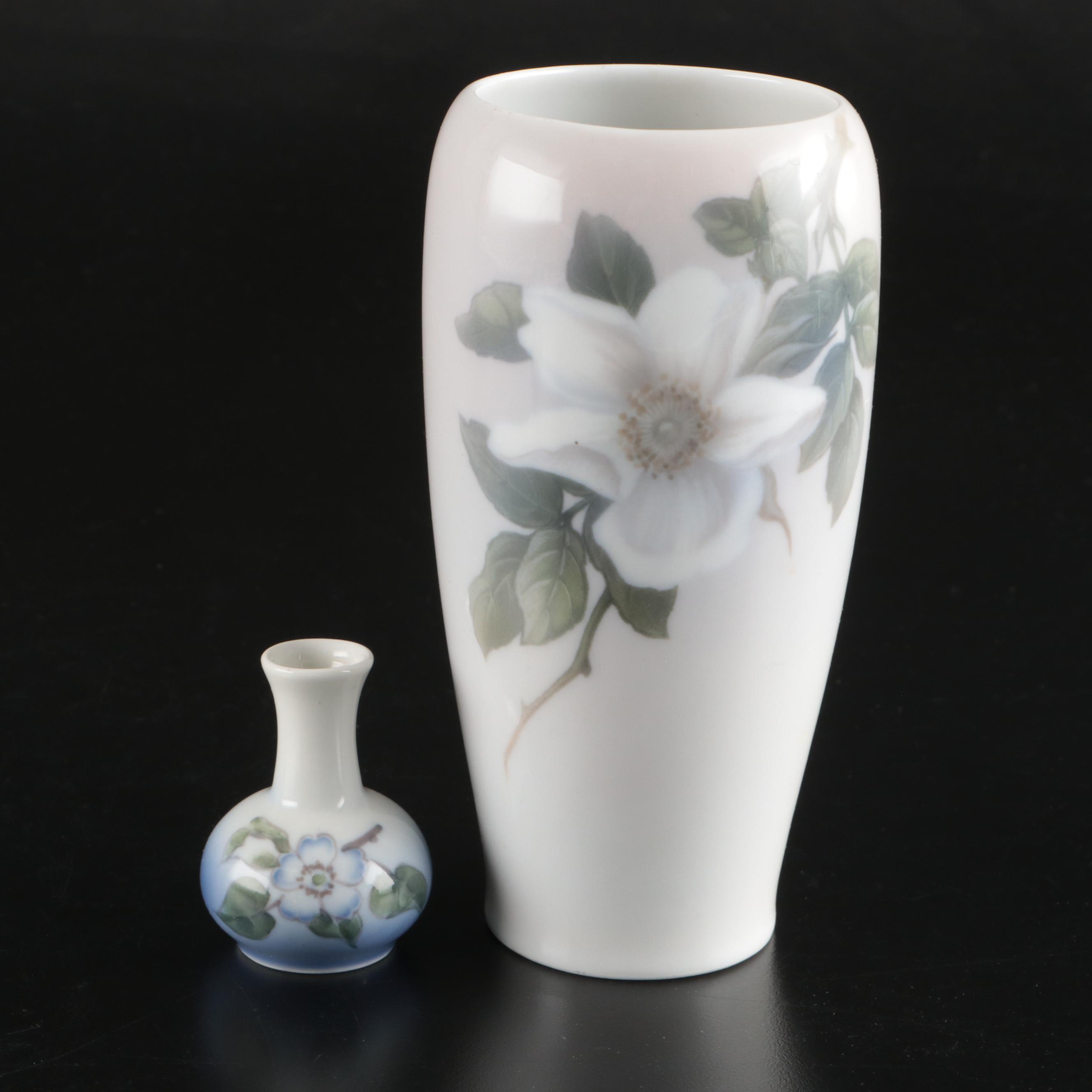 Royal Copenhagen Scenic Porcelain Table Lamp and Vases, 20th Century