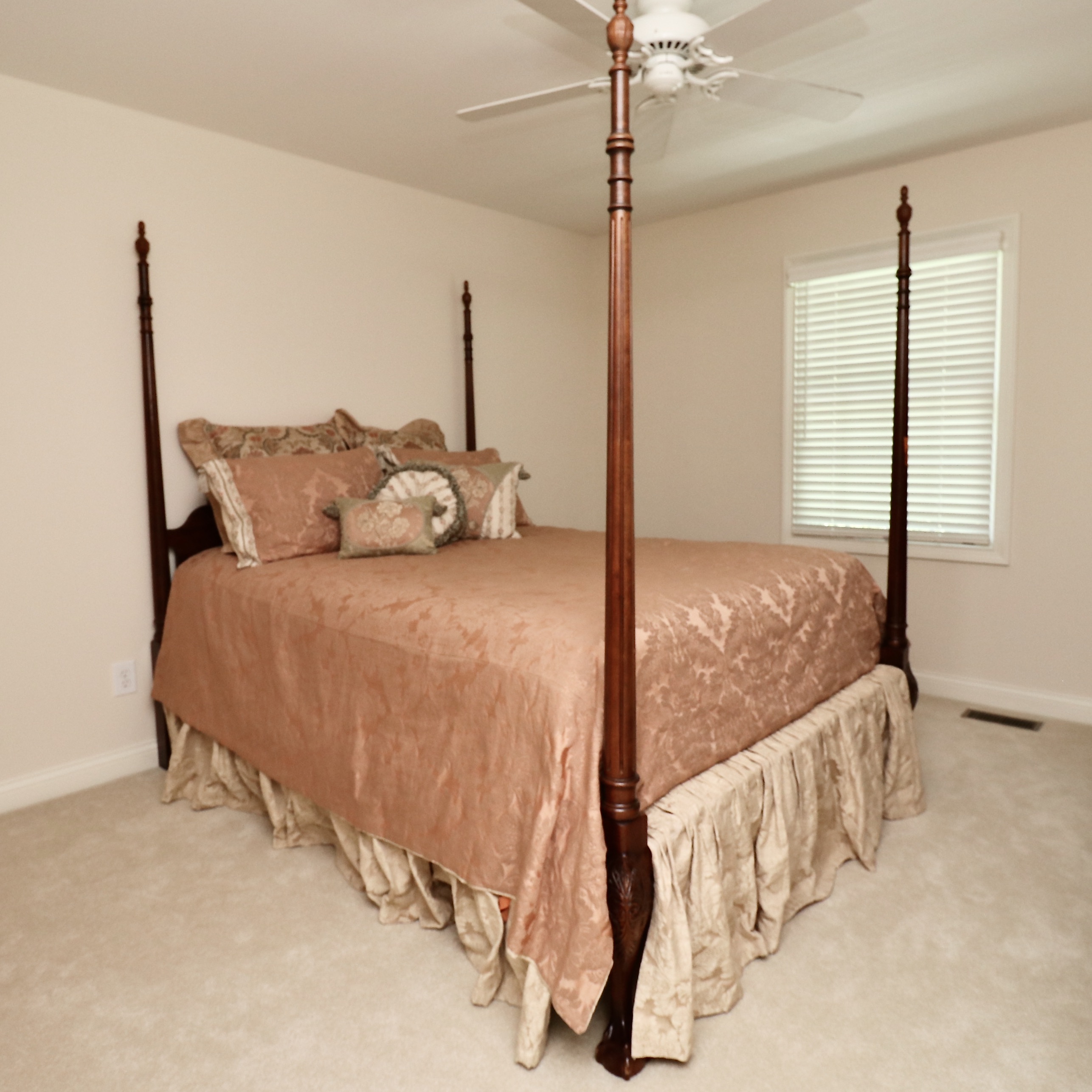 Henredon Four-Poster Mahogany Queen Bed and Ethan Allen Bedding