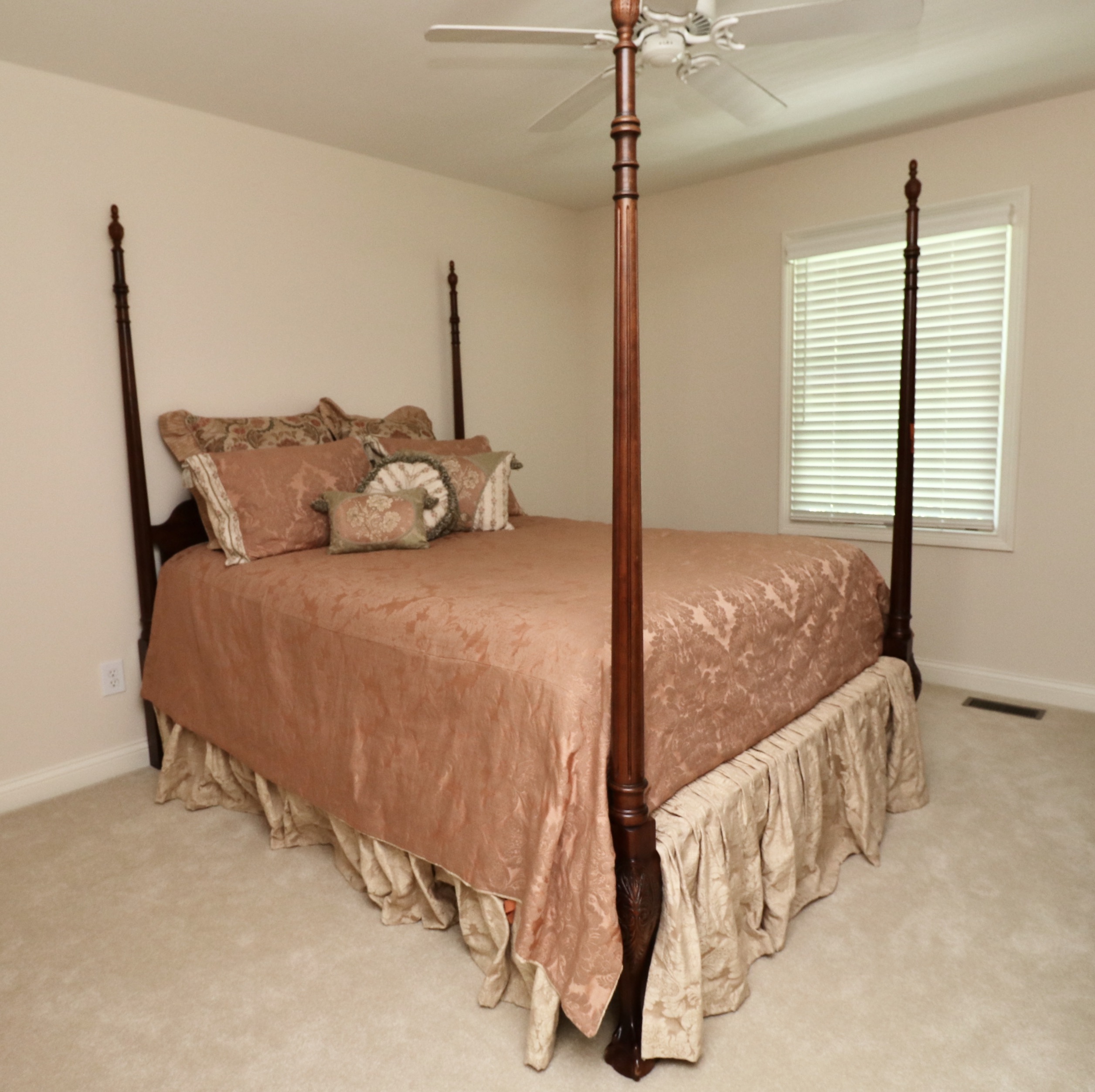 Henredon Four-Poster Mahogany Queen Bed and Ethan Allen Bedding