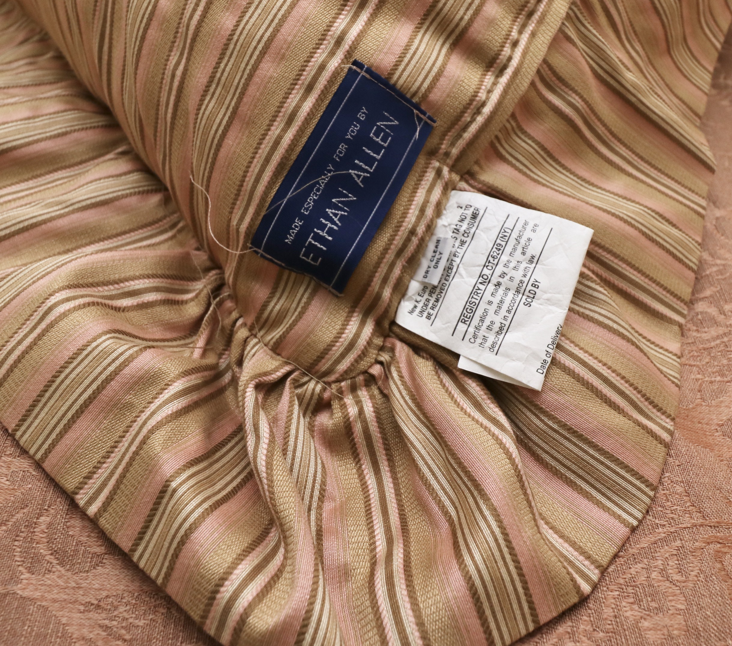 Henredon Four-Poster Mahogany Queen Bed and Ethan Allen Bedding