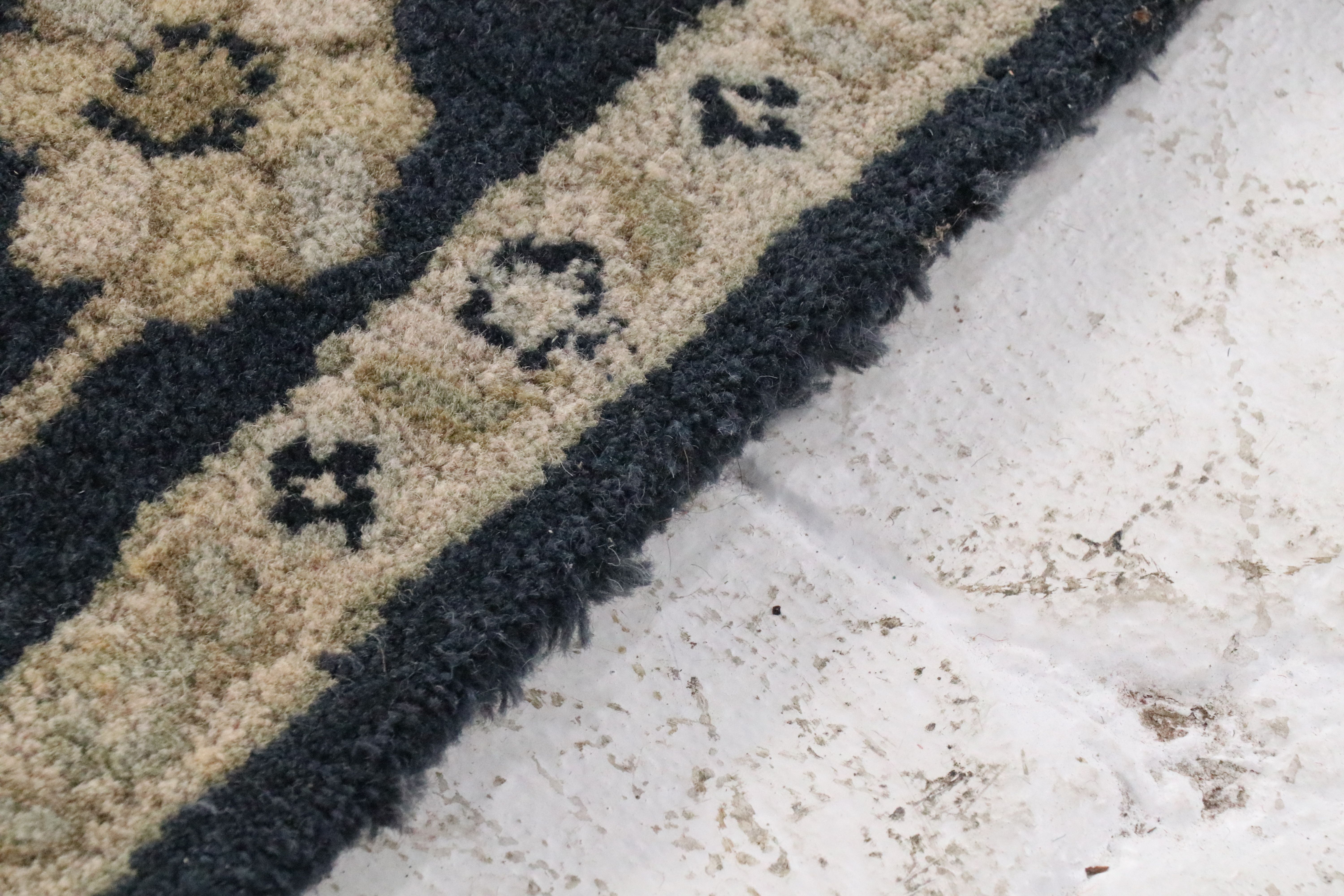 5'1 x 8' Hand-Tufted Surya "Caesar" Area Rug