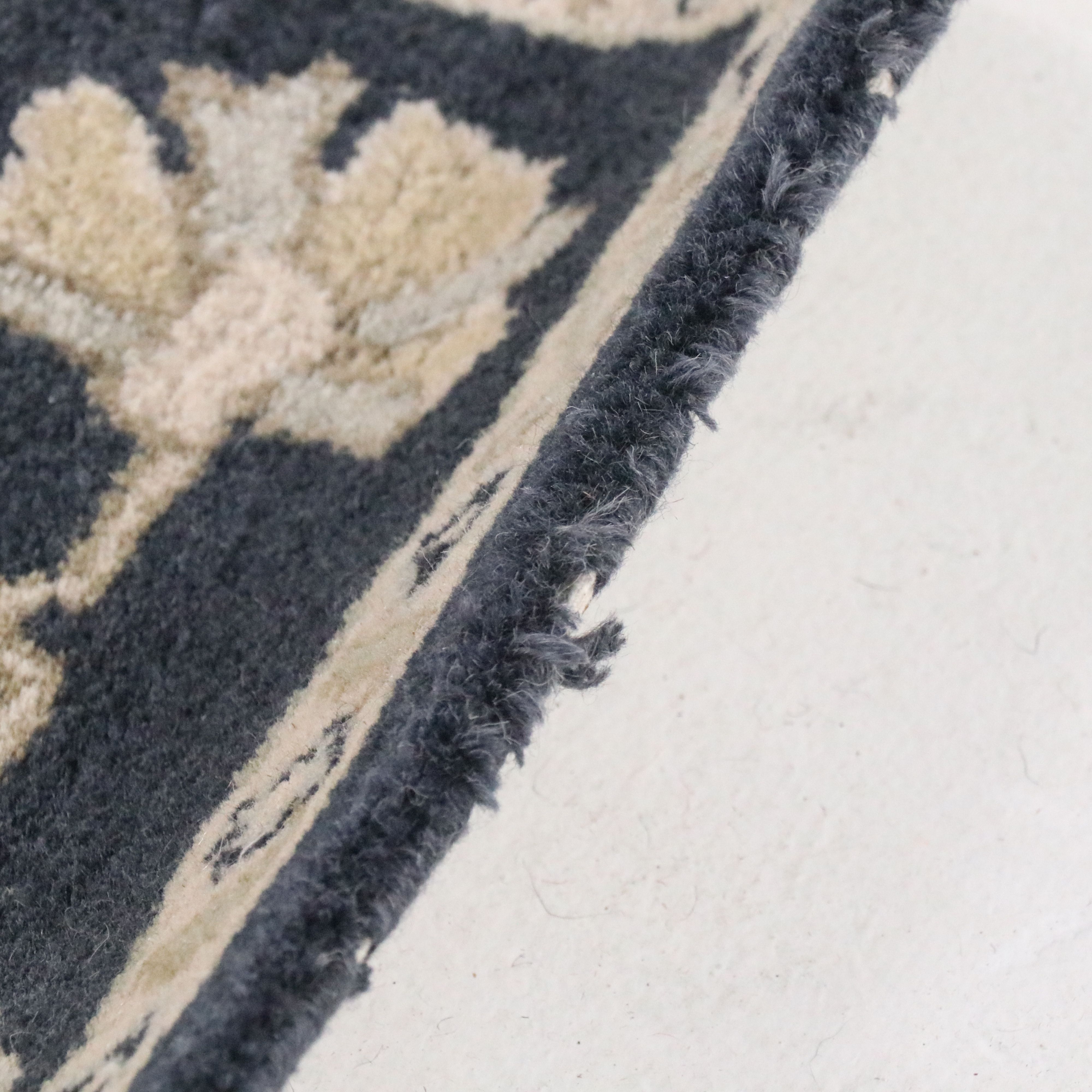 5'1 x 8' Hand-Tufted Surya "Caesar" Area Rug