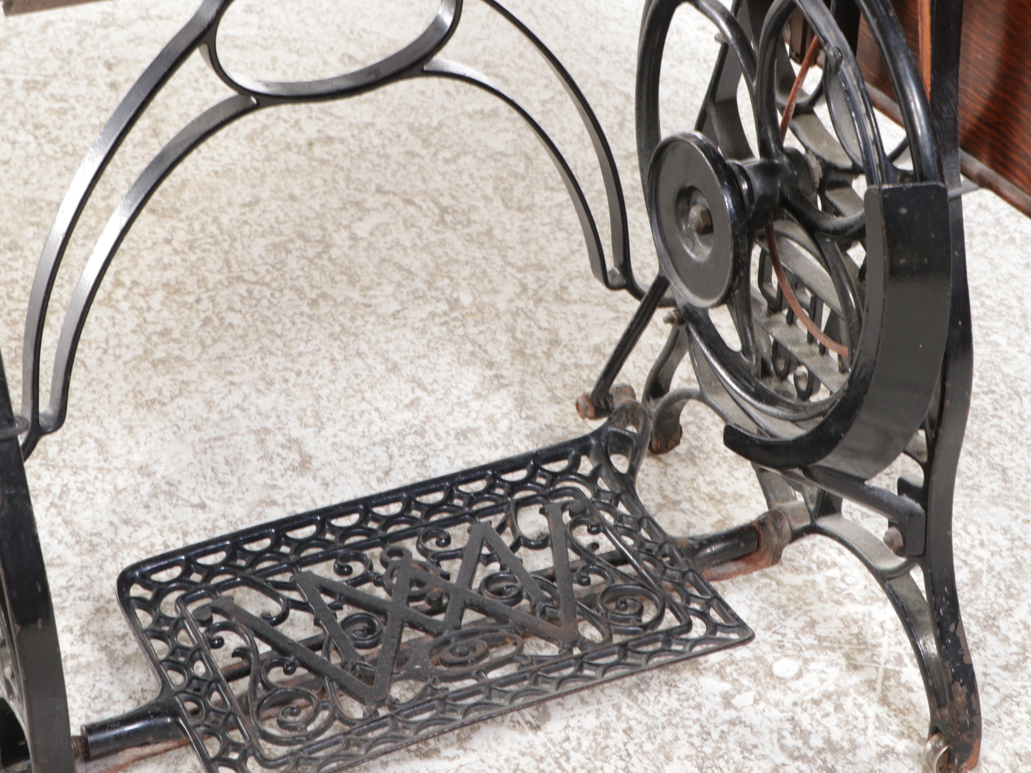 Montgomery Ward Tiger Oak Treadle Table & Windsor-B  Sewing Machine